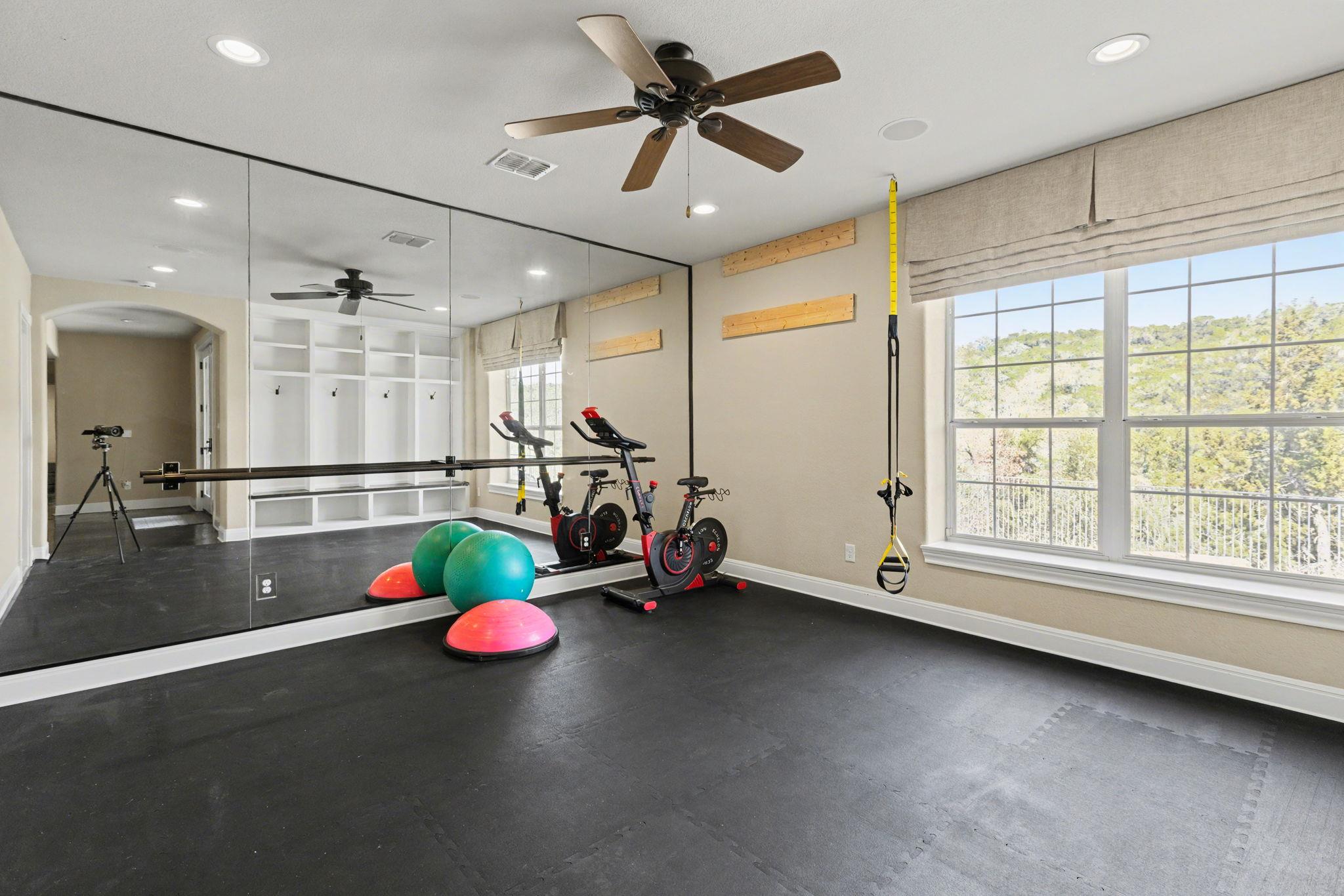 121 Burgess Ln, Austin, TX 78738