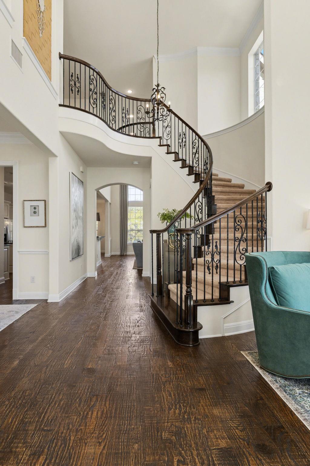 121 Burgess Ln, Austin, TX 78738