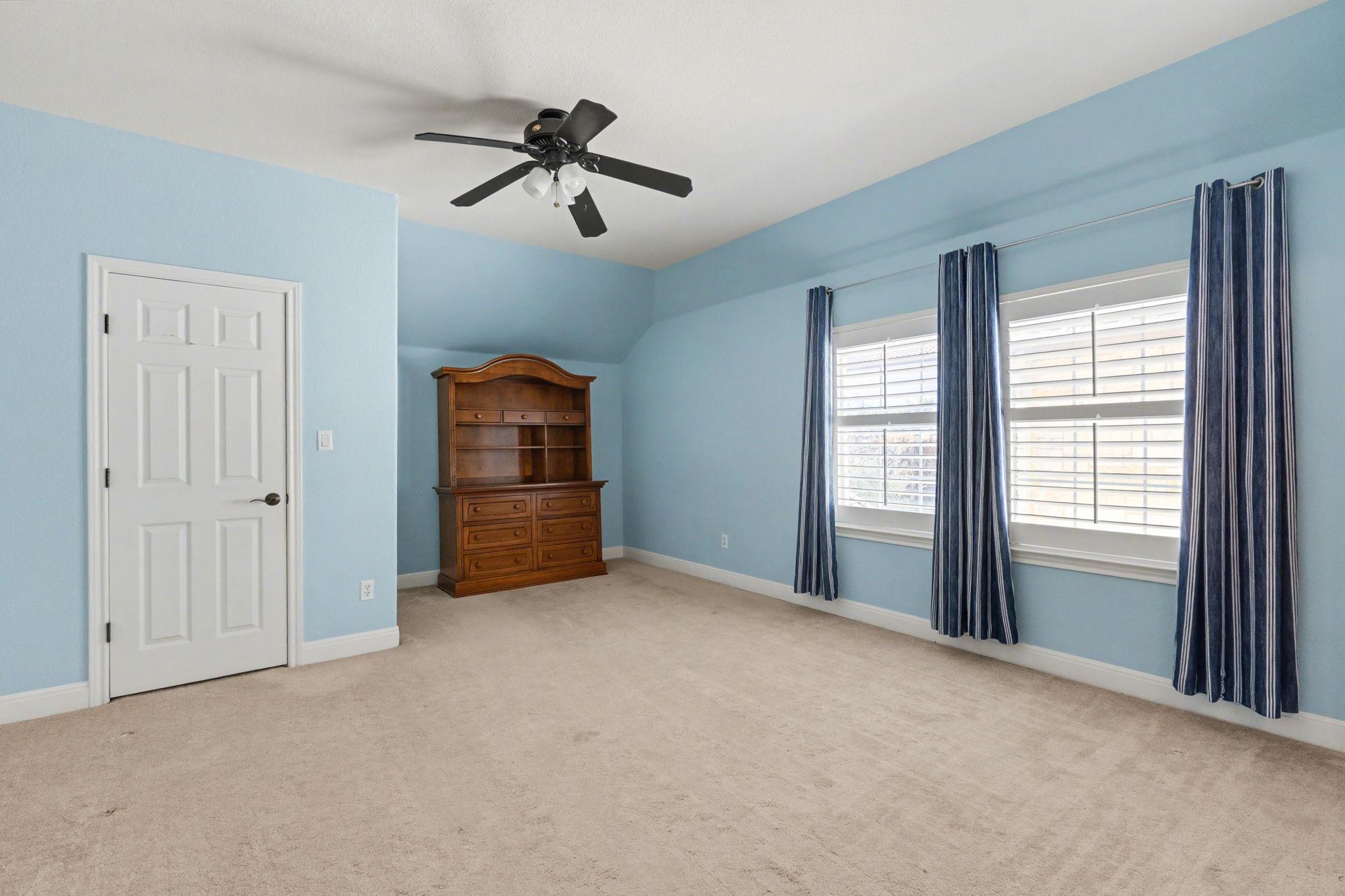 121 Burgess Ln, Austin, TX 78738