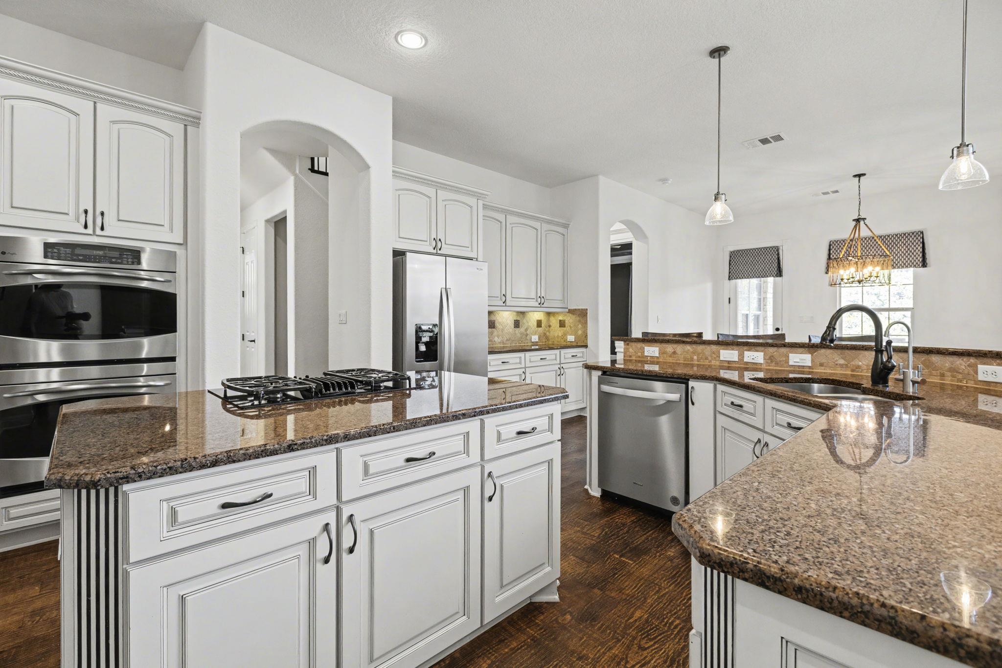 121 Burgess Ln, Austin, TX 78738