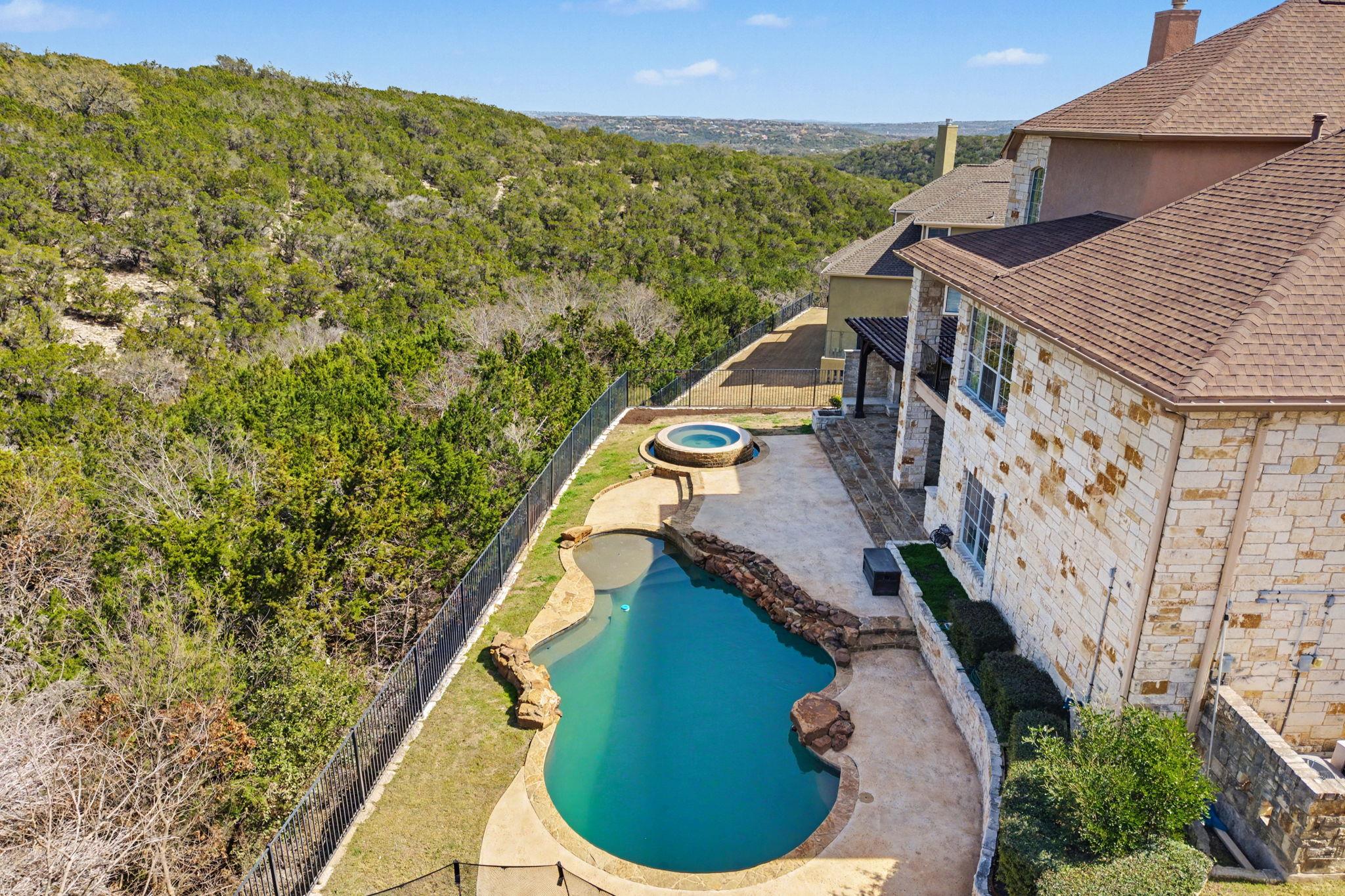 121 Burgess Ln, Austin, TX 78738