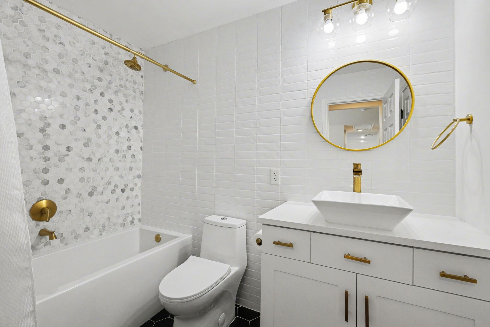 121 Burgess Ln, Austin, TX 78738