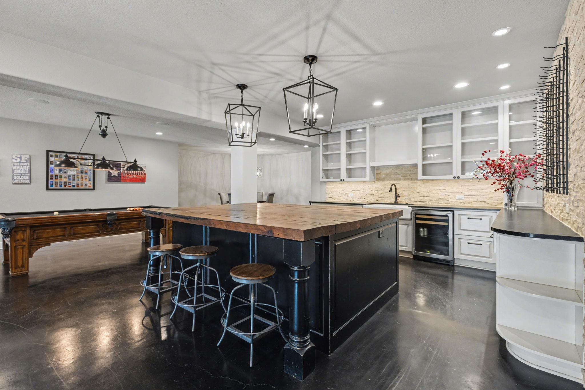 121 Burgess Ln, Austin, TX 78738