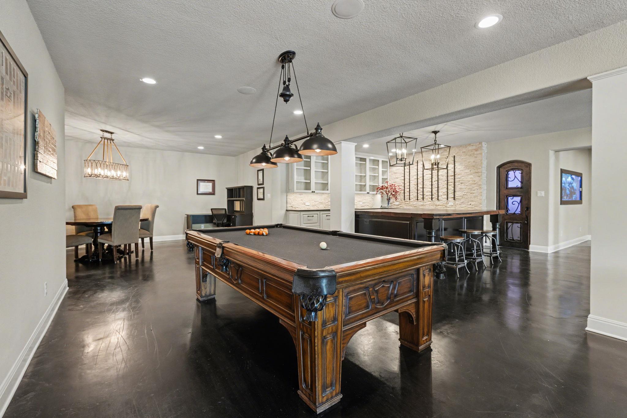 121 Burgess Ln, Austin, TX 78738