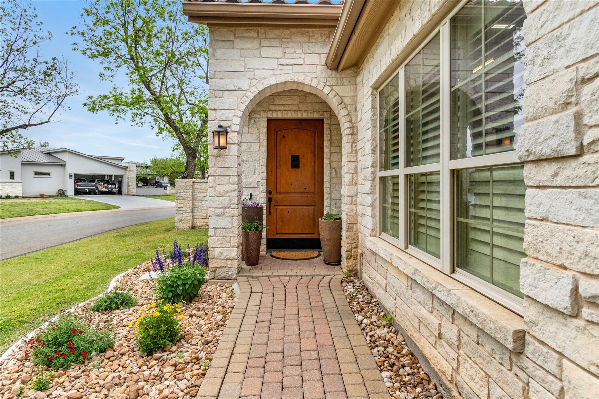 101 Blanco Ct, Horseshoe Bay, TX 78657