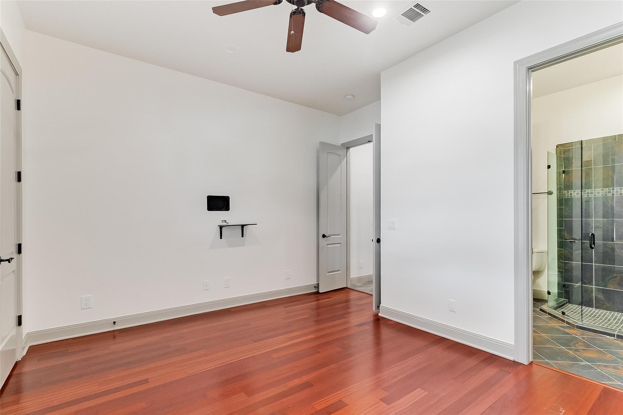 101 Blanco Ct, Horseshoe Bay, TX 78657