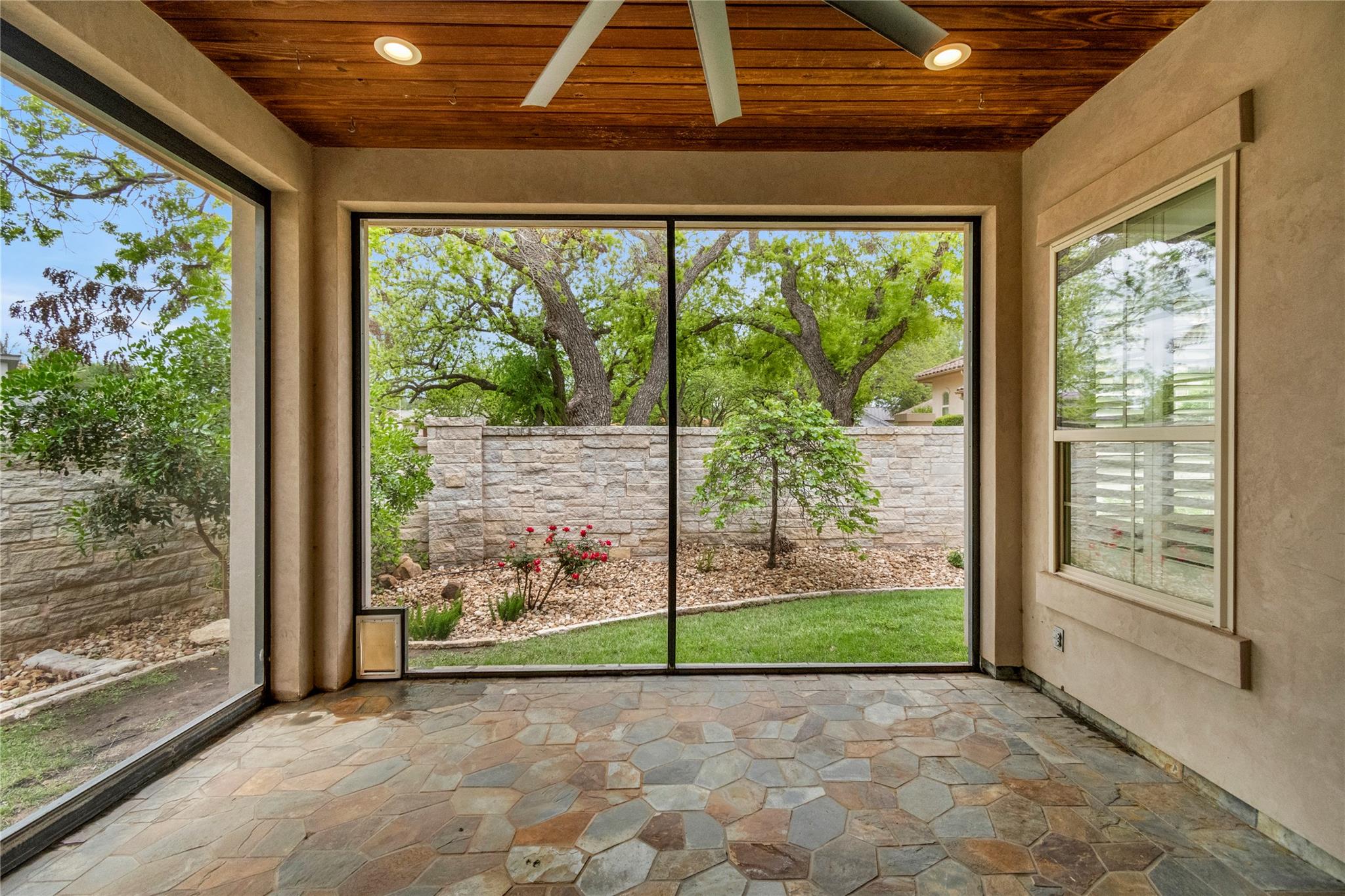 101 Blanco Ct, Horseshoe Bay, TX 78657