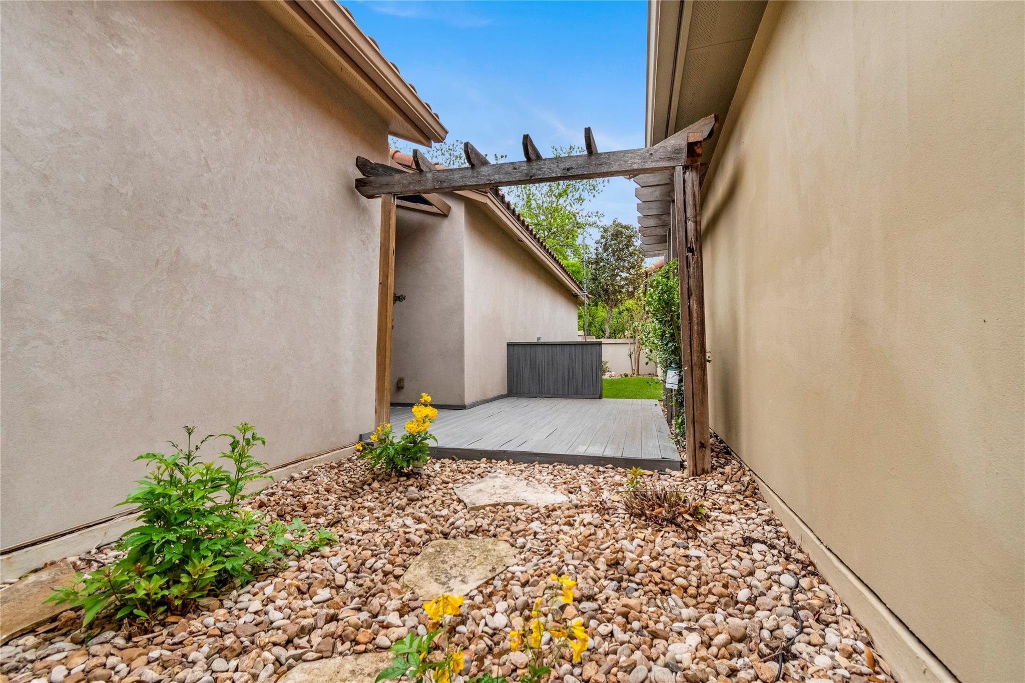 101 Blanco Ct, Horseshoe Bay, TX 78657