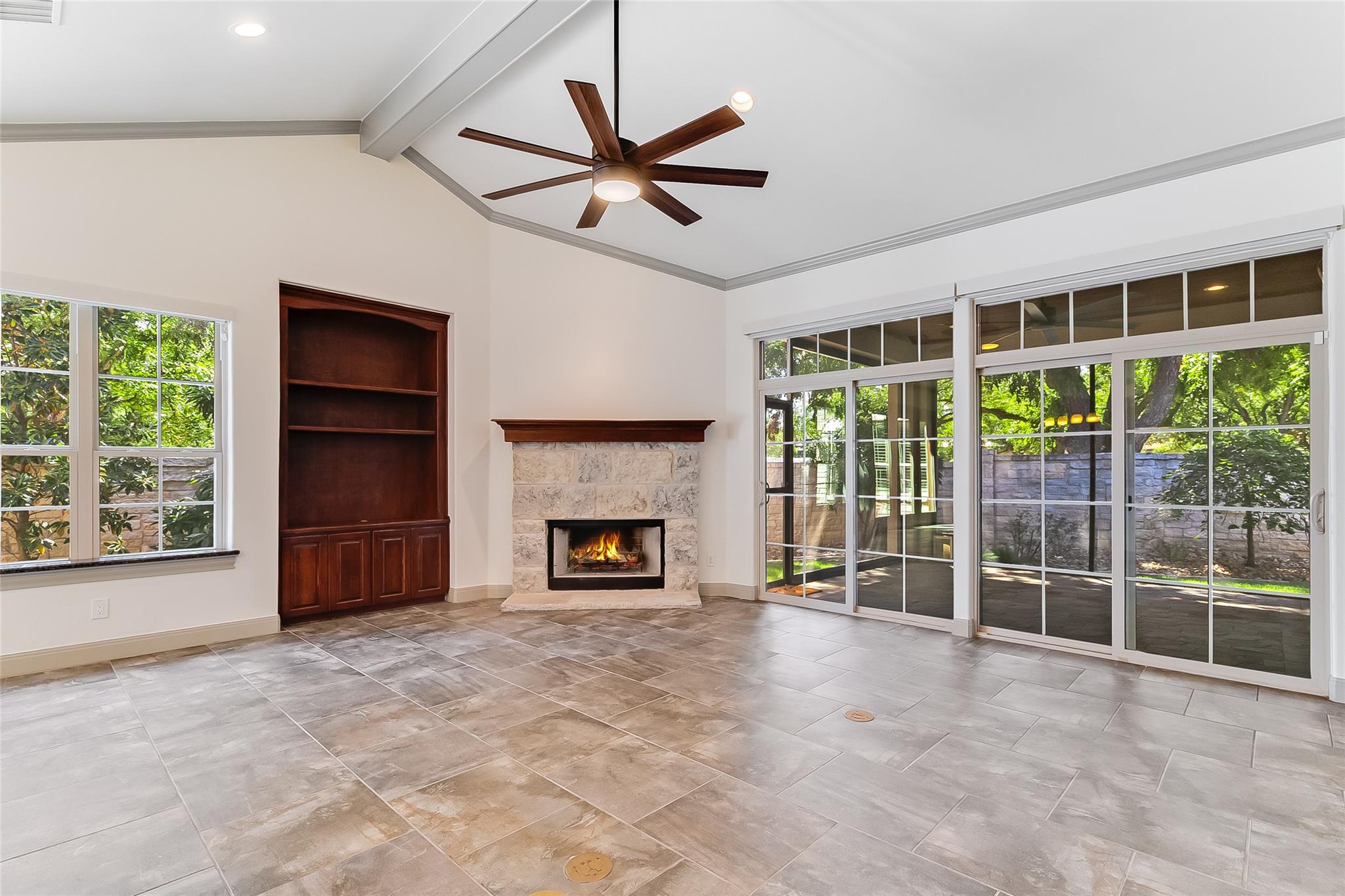 101 Blanco Ct, Horseshoe Bay, TX 78657