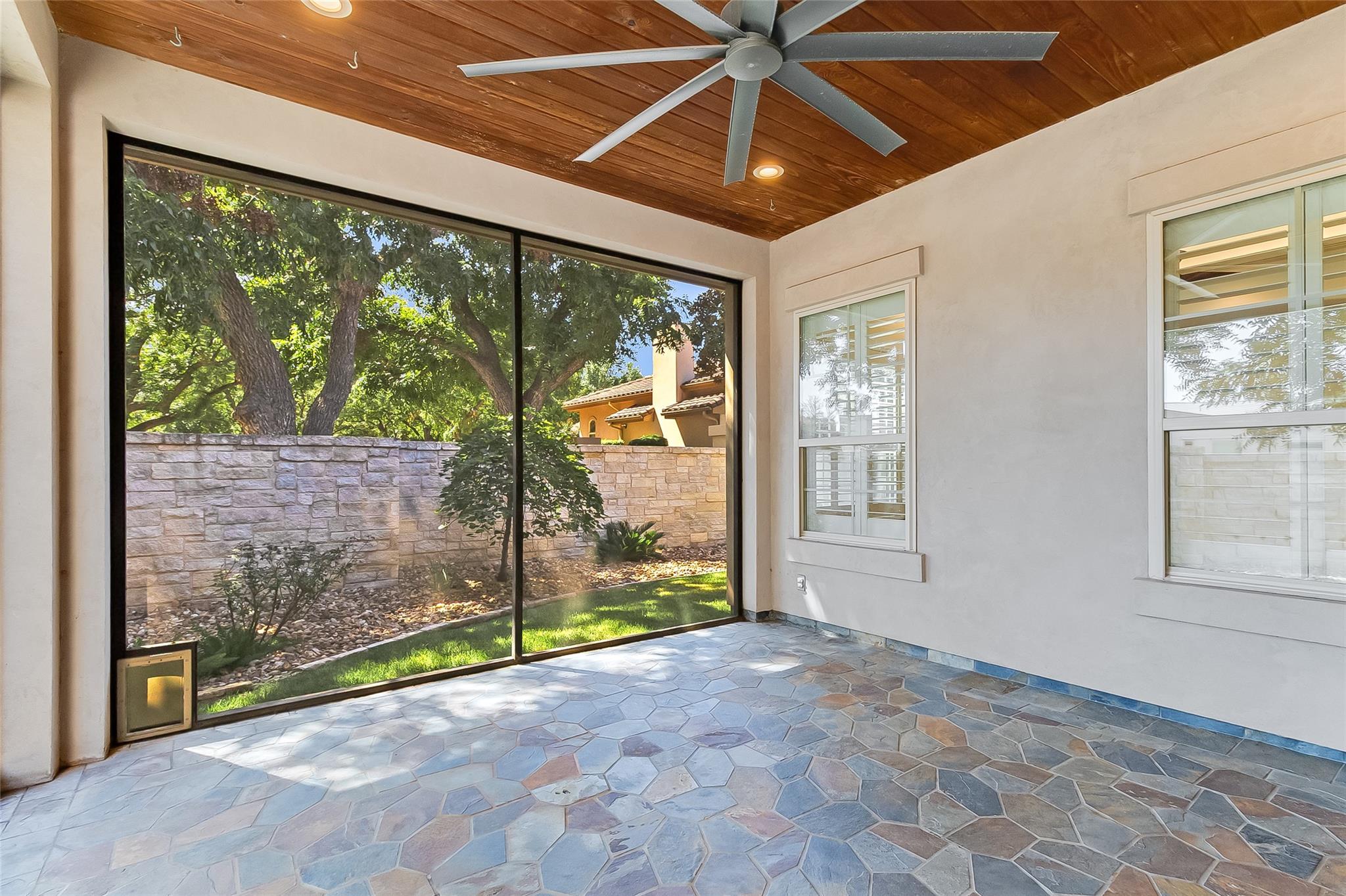 101 Blanco Ct, Horseshoe Bay, TX 78657