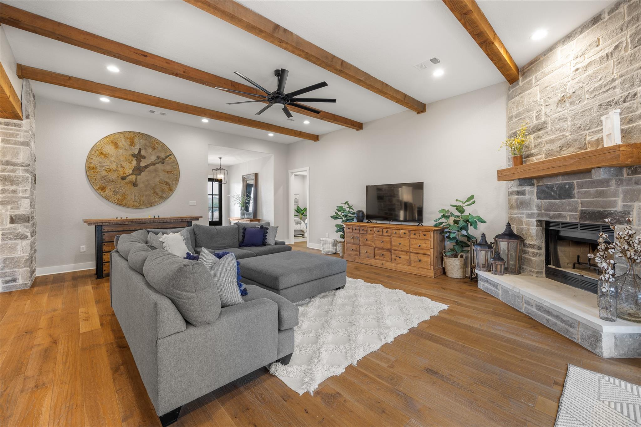 231 Hacienda Pl, Dripping Springs, TX 78620