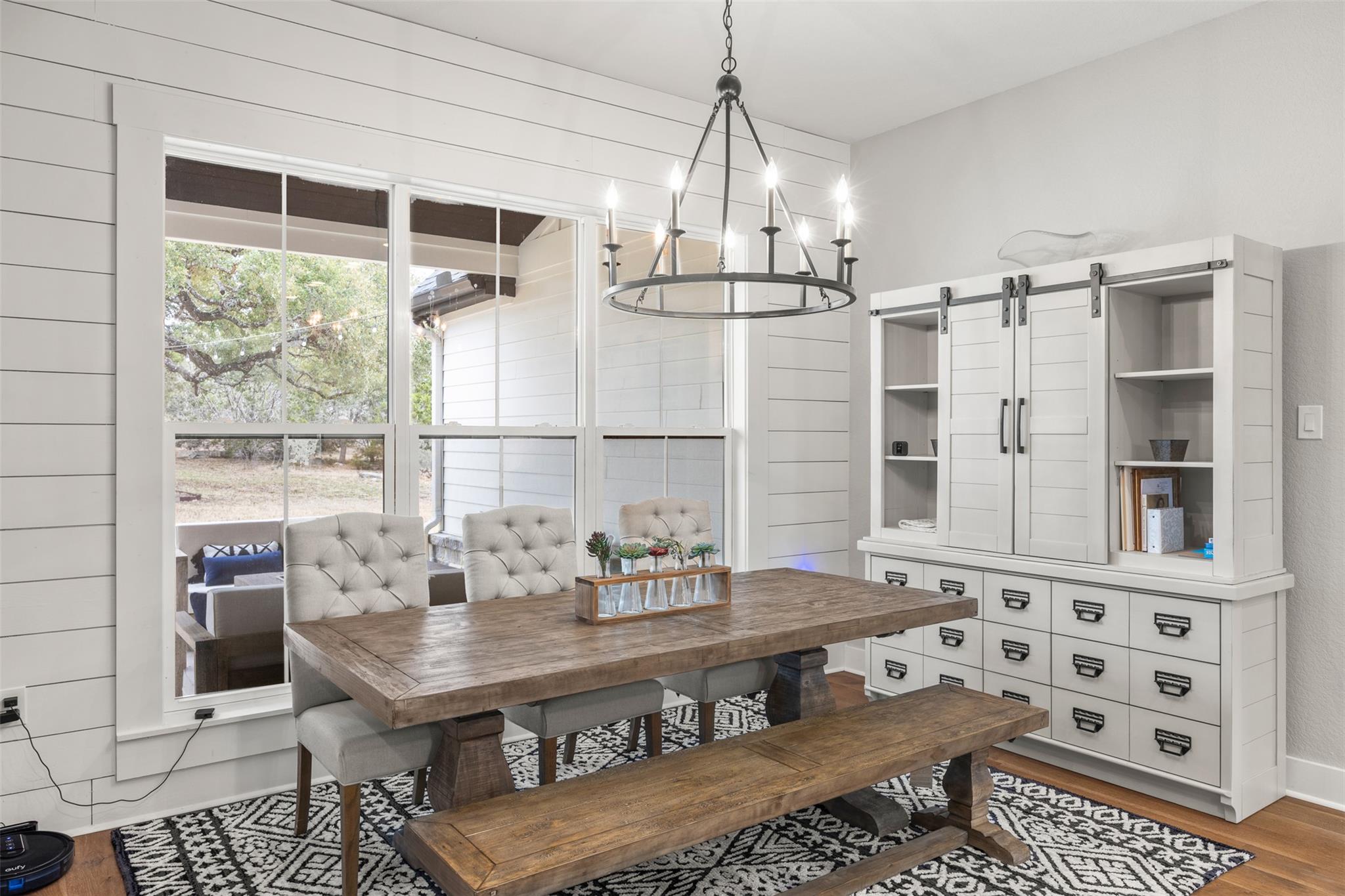 231 Hacienda Pl, Dripping Springs, TX 78620