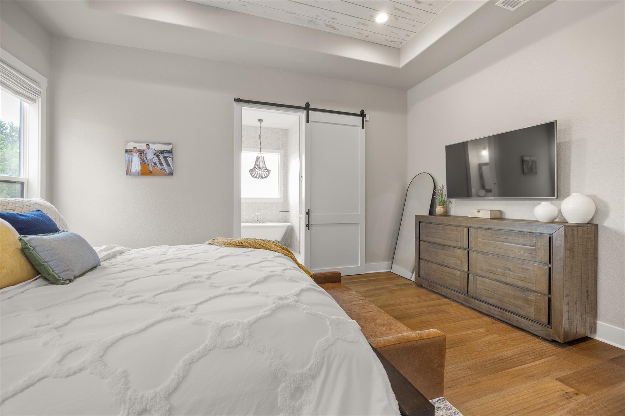 231 Hacienda Pl, Dripping Springs, TX 78620