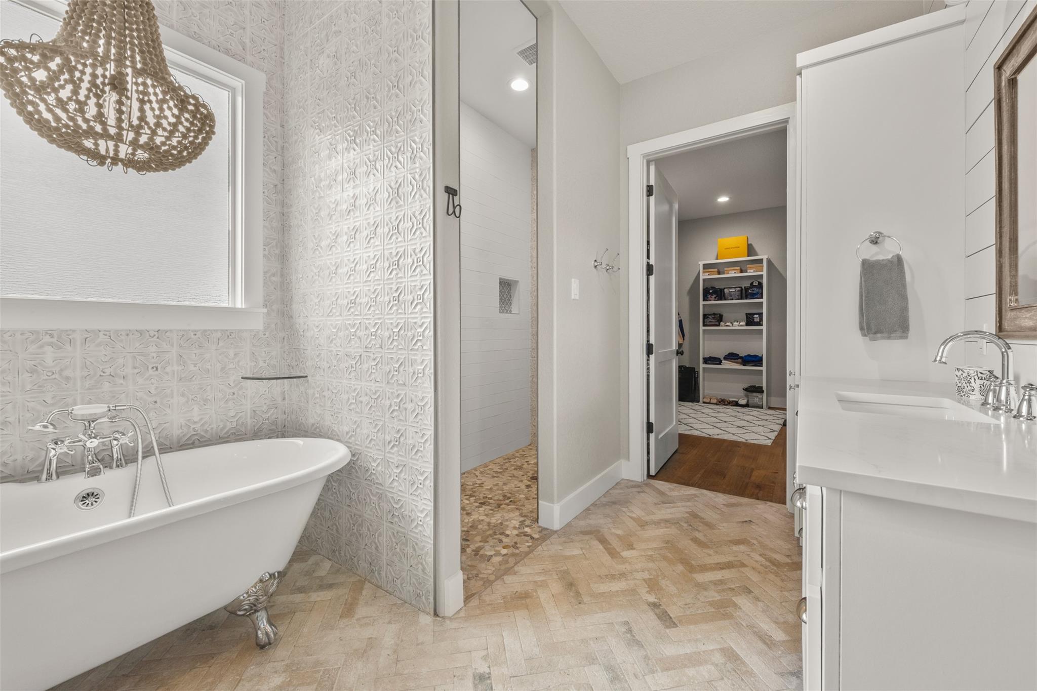 231 Hacienda Pl, Dripping Springs, TX 78620