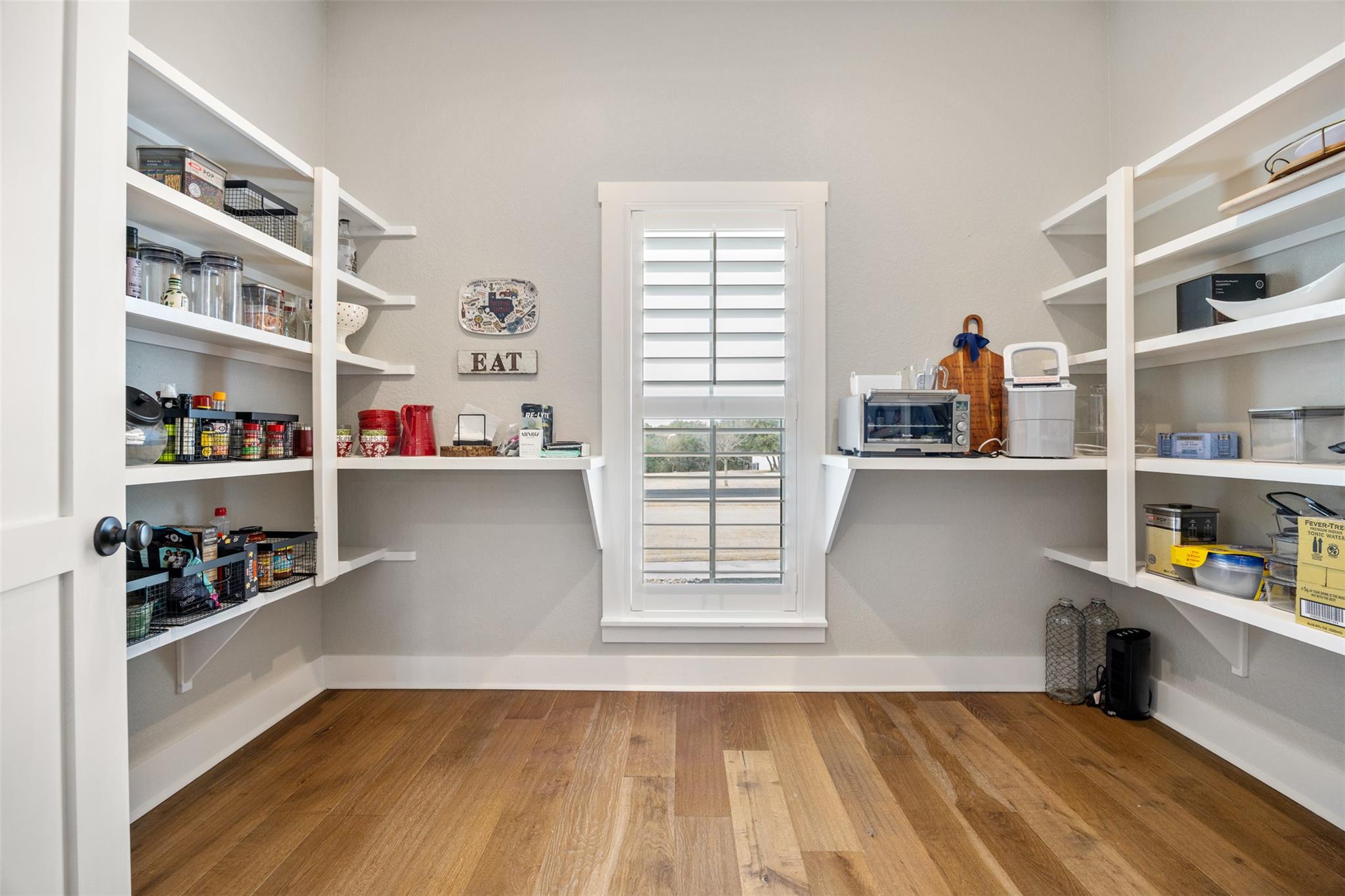 231 Hacienda Pl, Dripping Springs, TX 78620