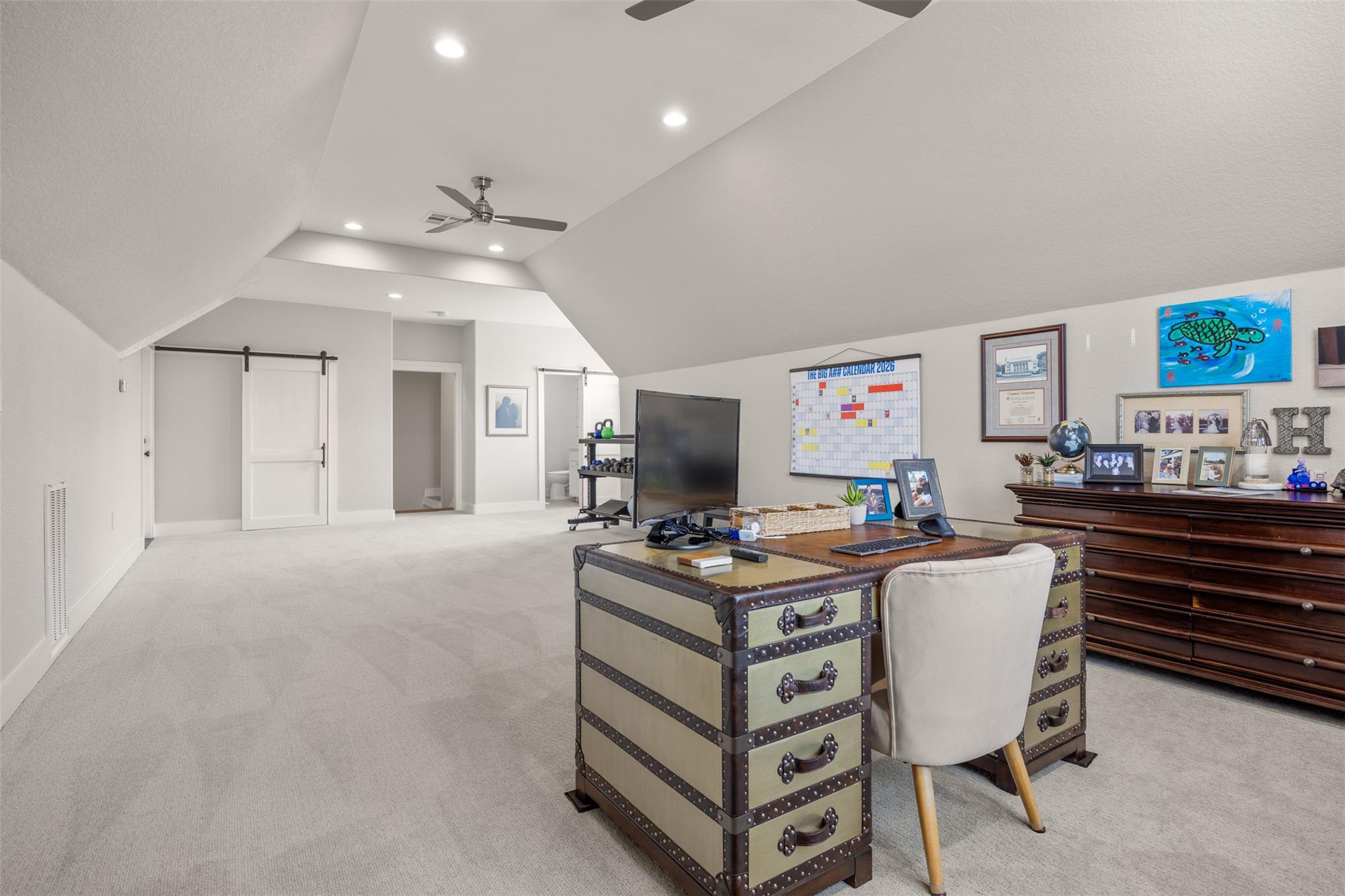 231 Hacienda Pl, Dripping Springs, TX 78620