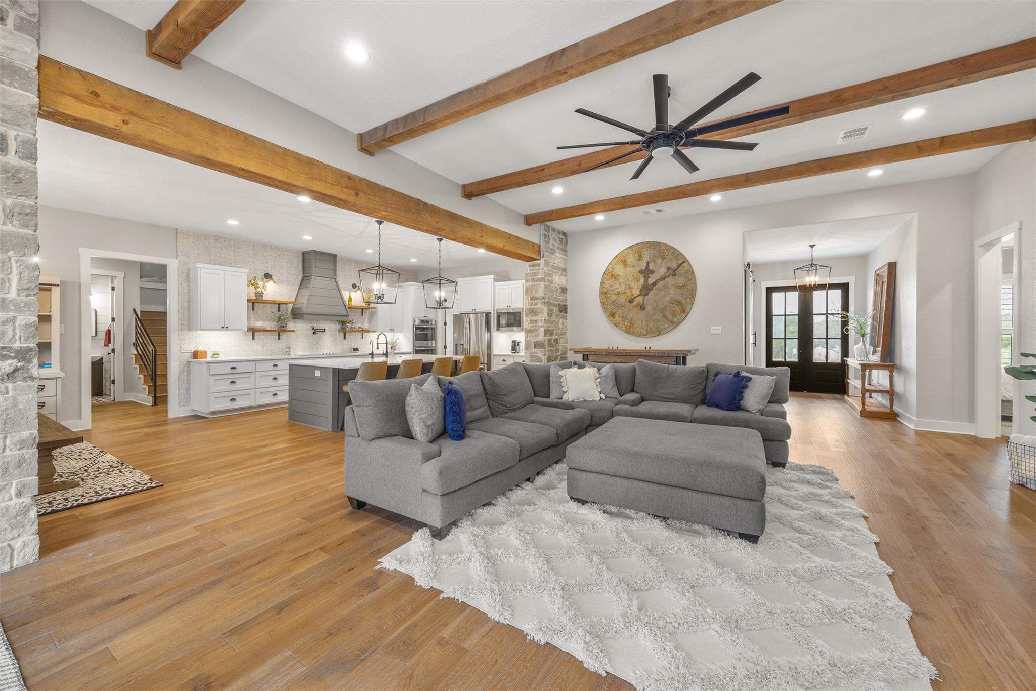 231 Hacienda Pl, Dripping Springs, TX 78620