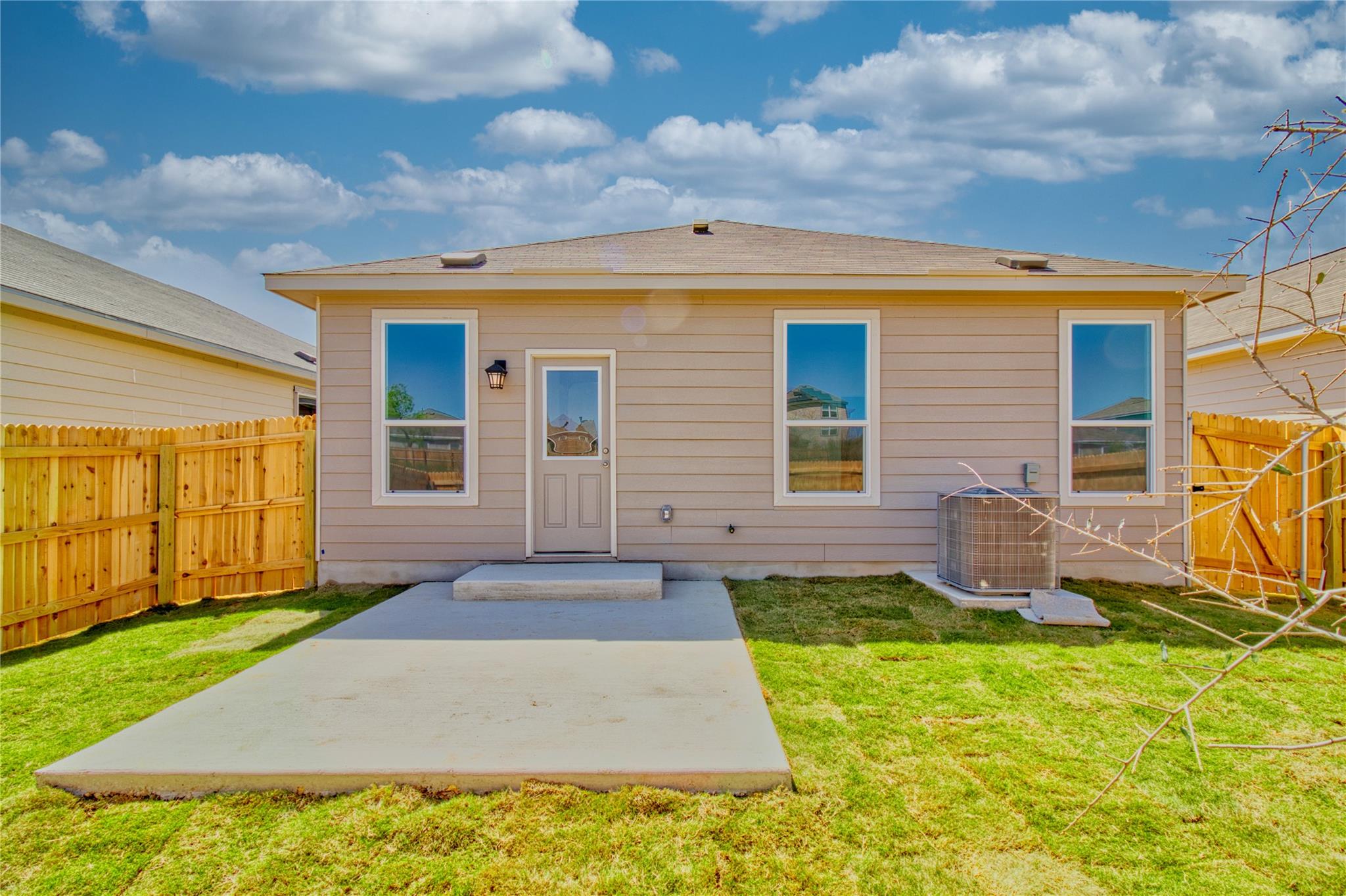 3423 Old Almonte Dr, San Antonio, TX 78224