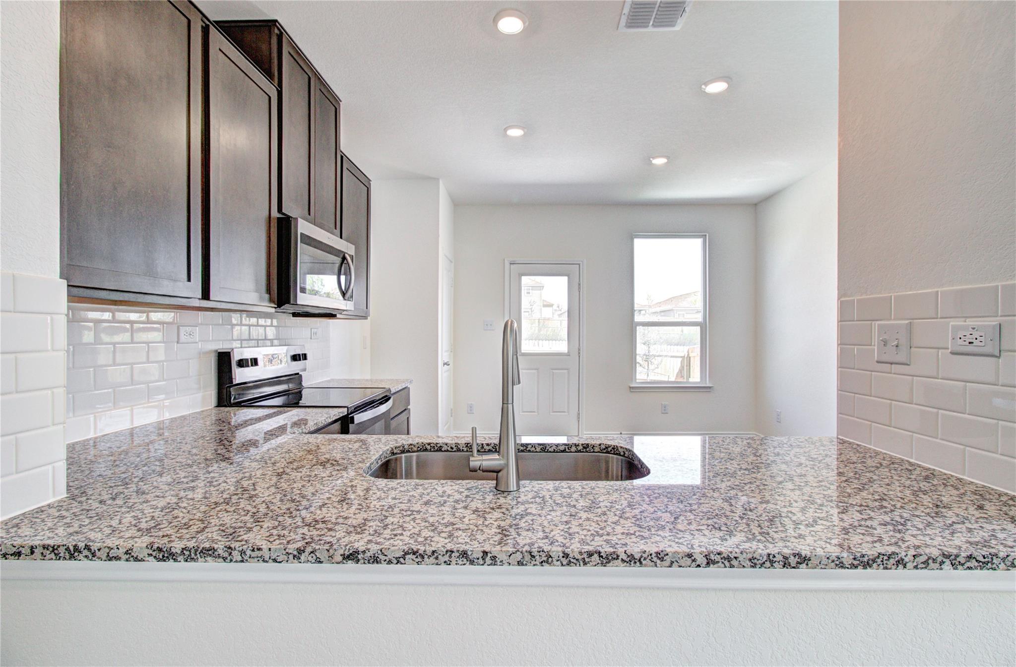 3423 Old Almonte Dr, San Antonio, TX 78224