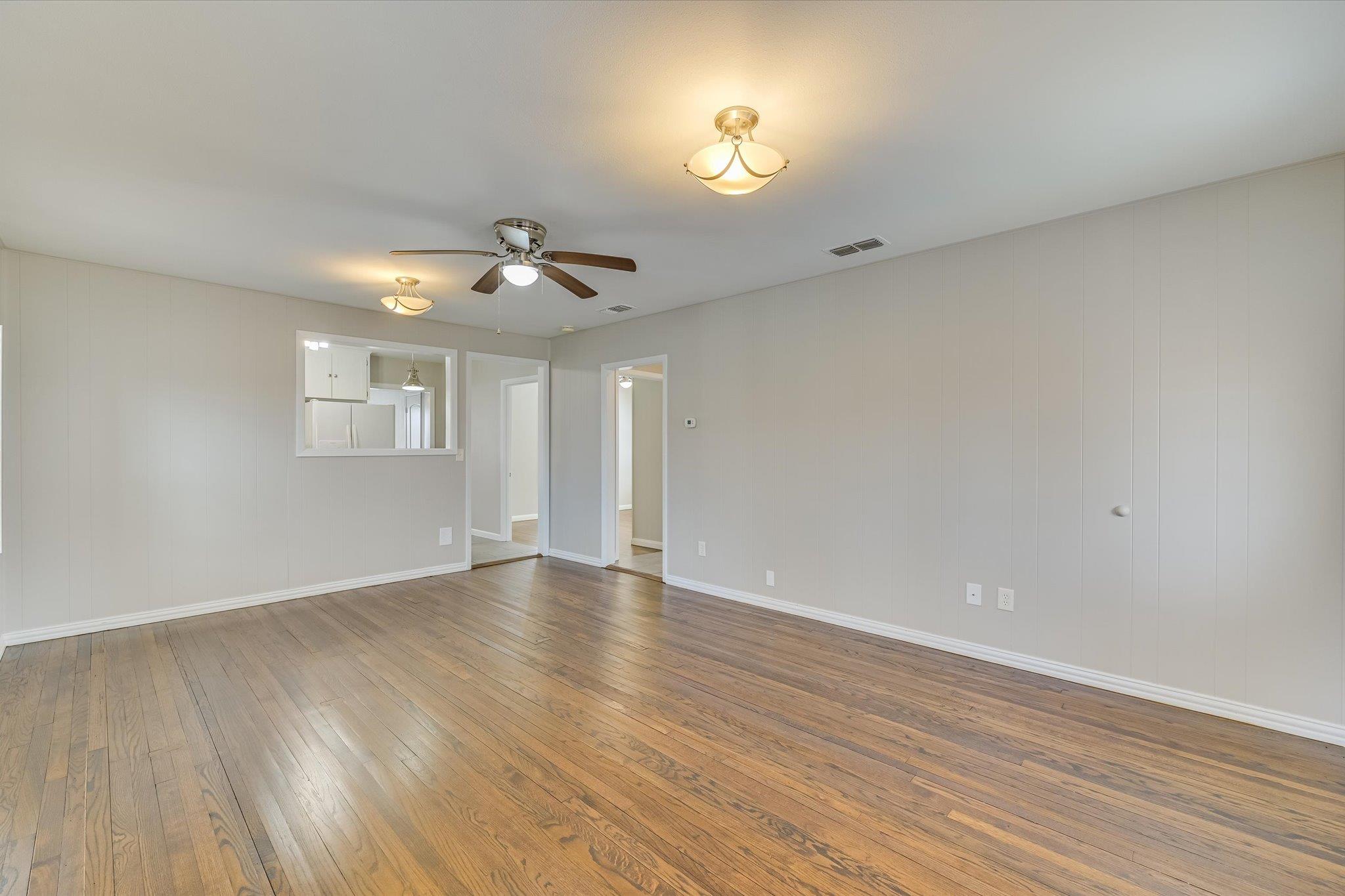 318 NW Loop 230 Highway, Smithville, TX 78957