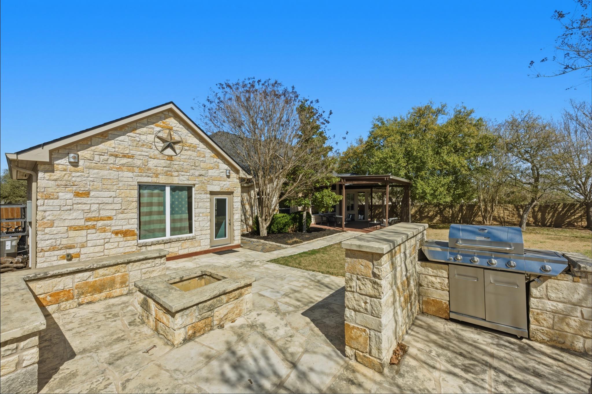 1023 Grassy Field Rd, Austin, TX 78737