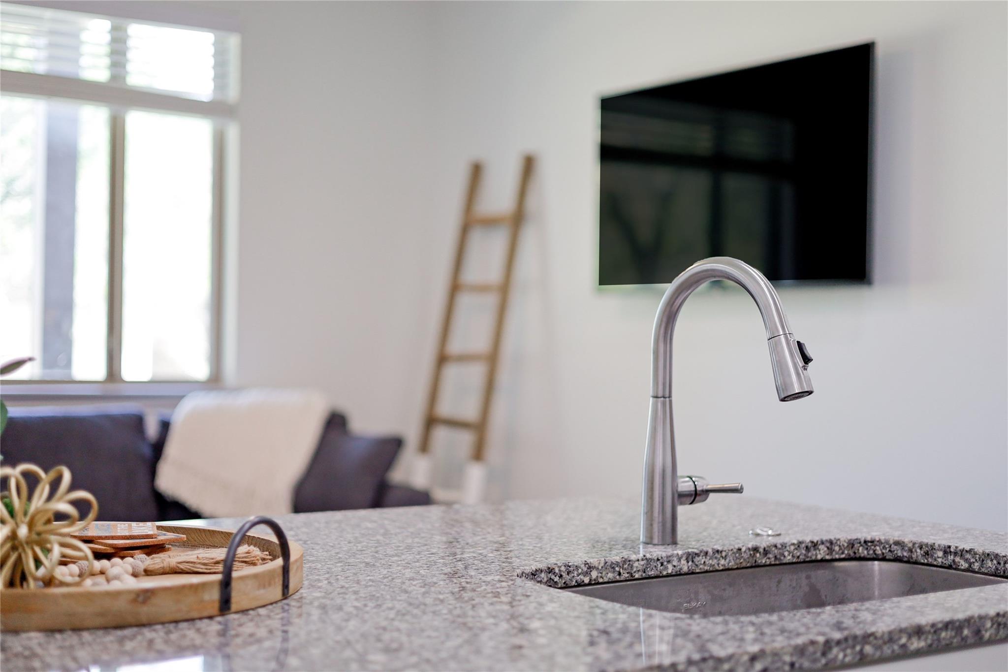 524 Palmer Dr, Lago Vista, TX 78645