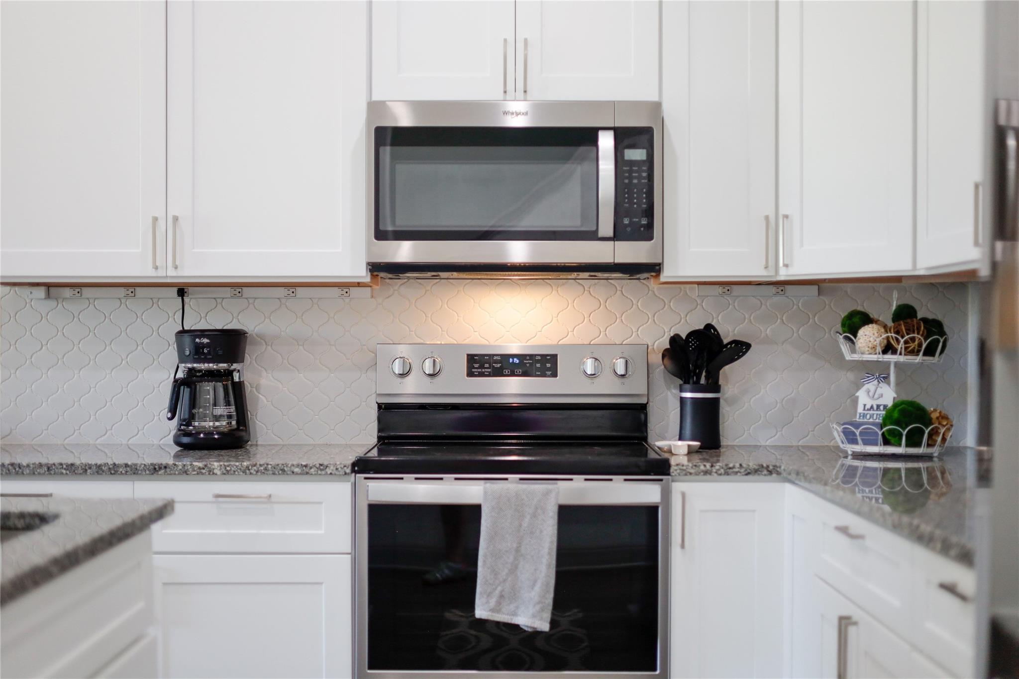 524 Palmer Dr, Lago Vista, TX 78645