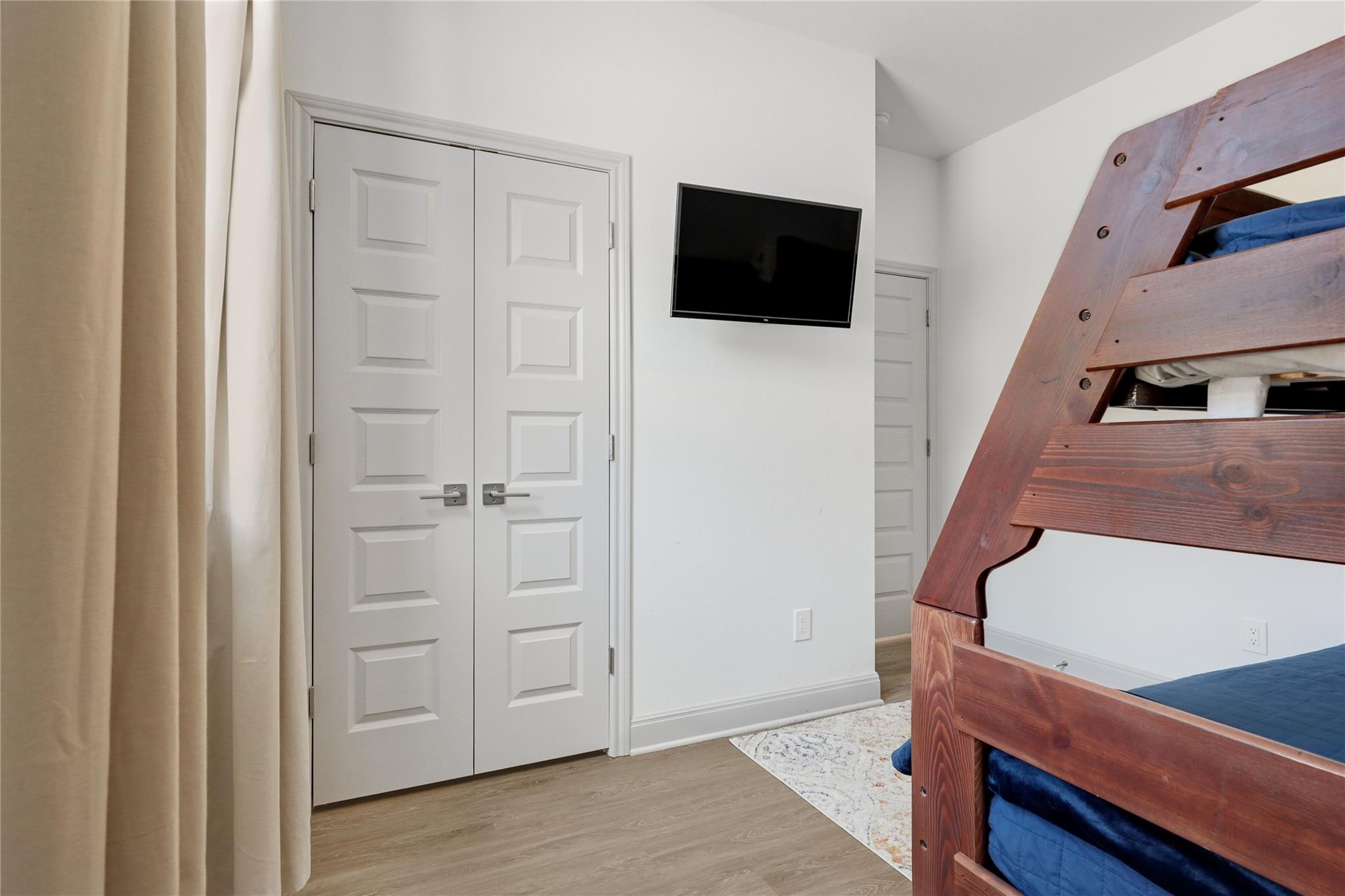 524 Palmer Dr, Lago Vista, TX 78645