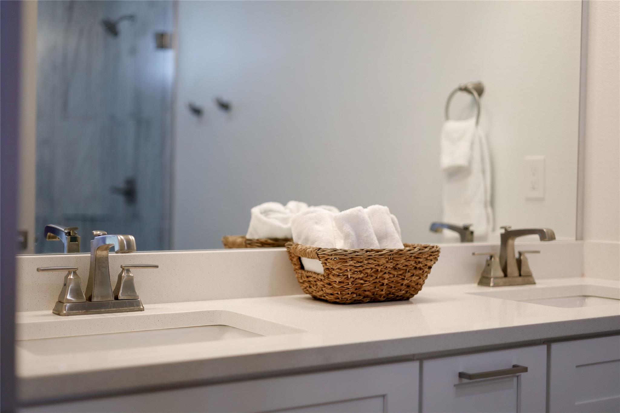 524 Palmer Dr, Lago Vista, TX 78645