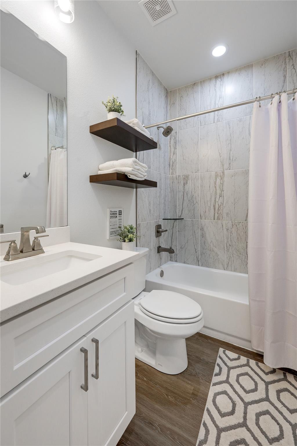 524 Palmer Dr, Lago Vista, TX 78645