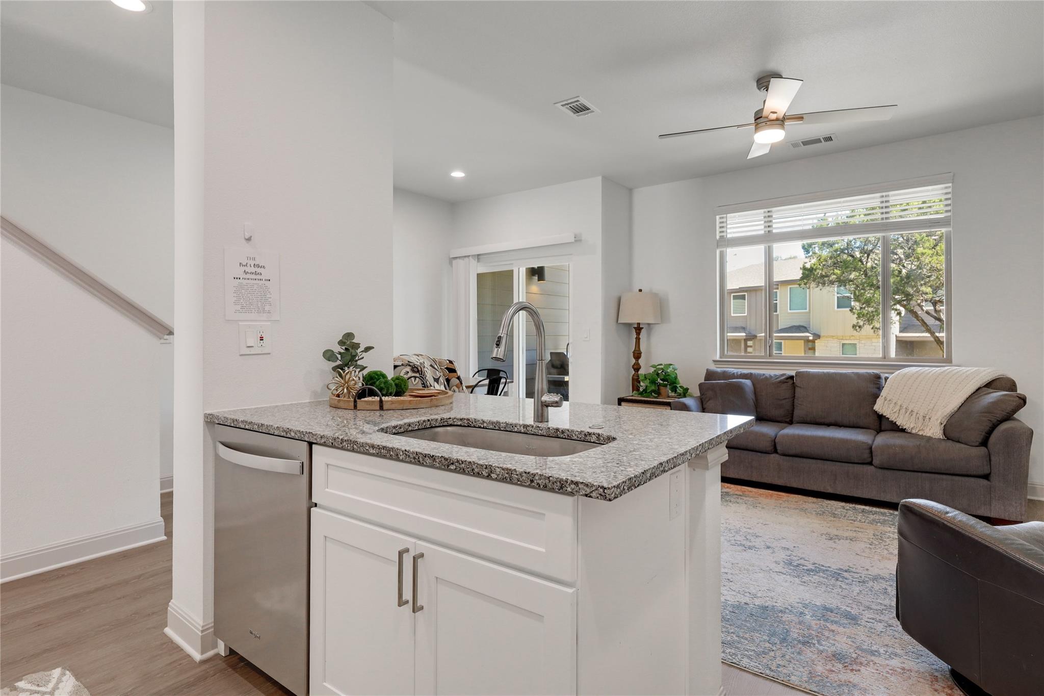 524 Palmer Dr, Lago Vista, TX 78645