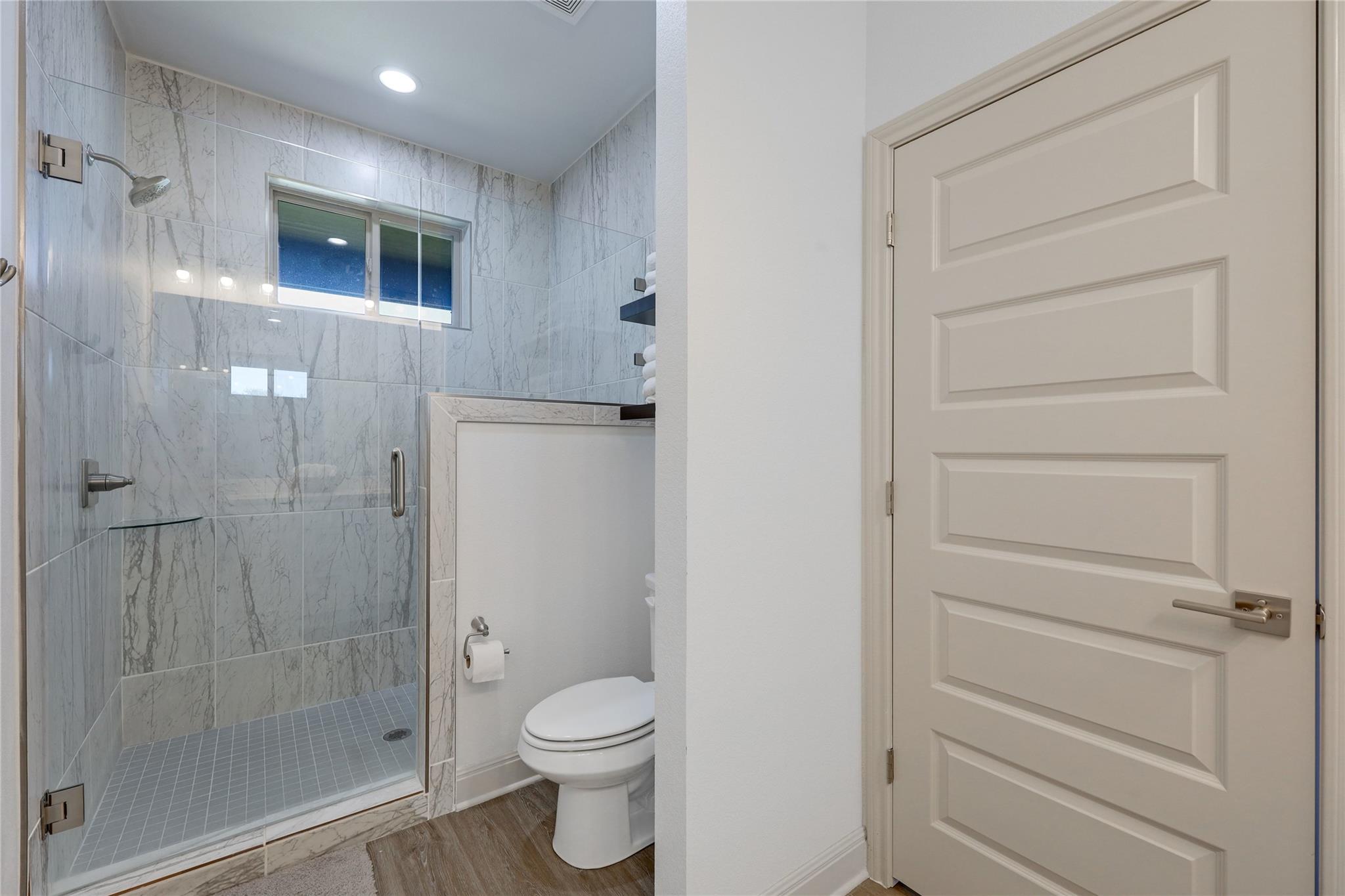 524 Palmer Dr, Lago Vista, TX 78645