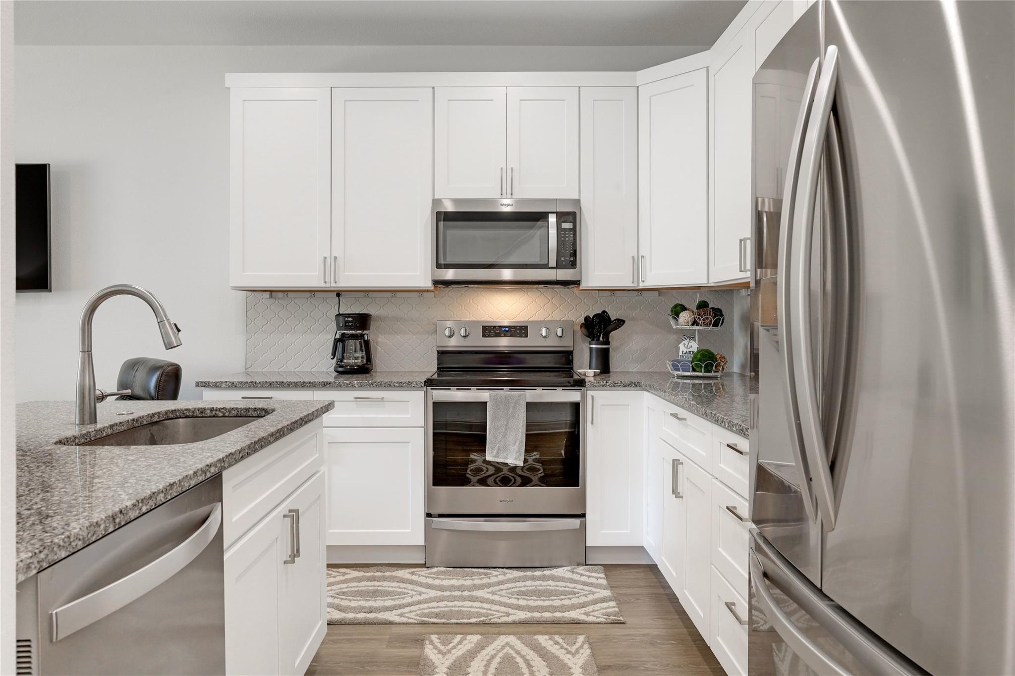 524 Palmer Dr, Lago Vista, TX 78645