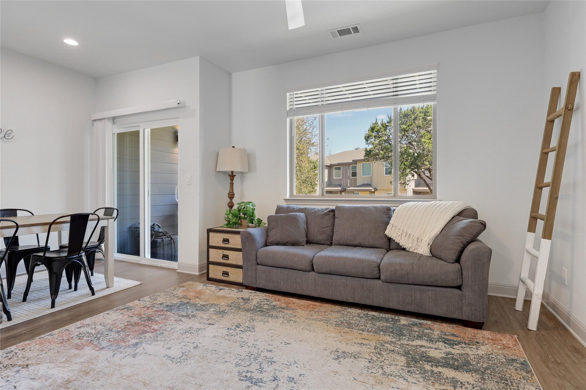 524 Palmer Dr, Lago Vista, TX 78645