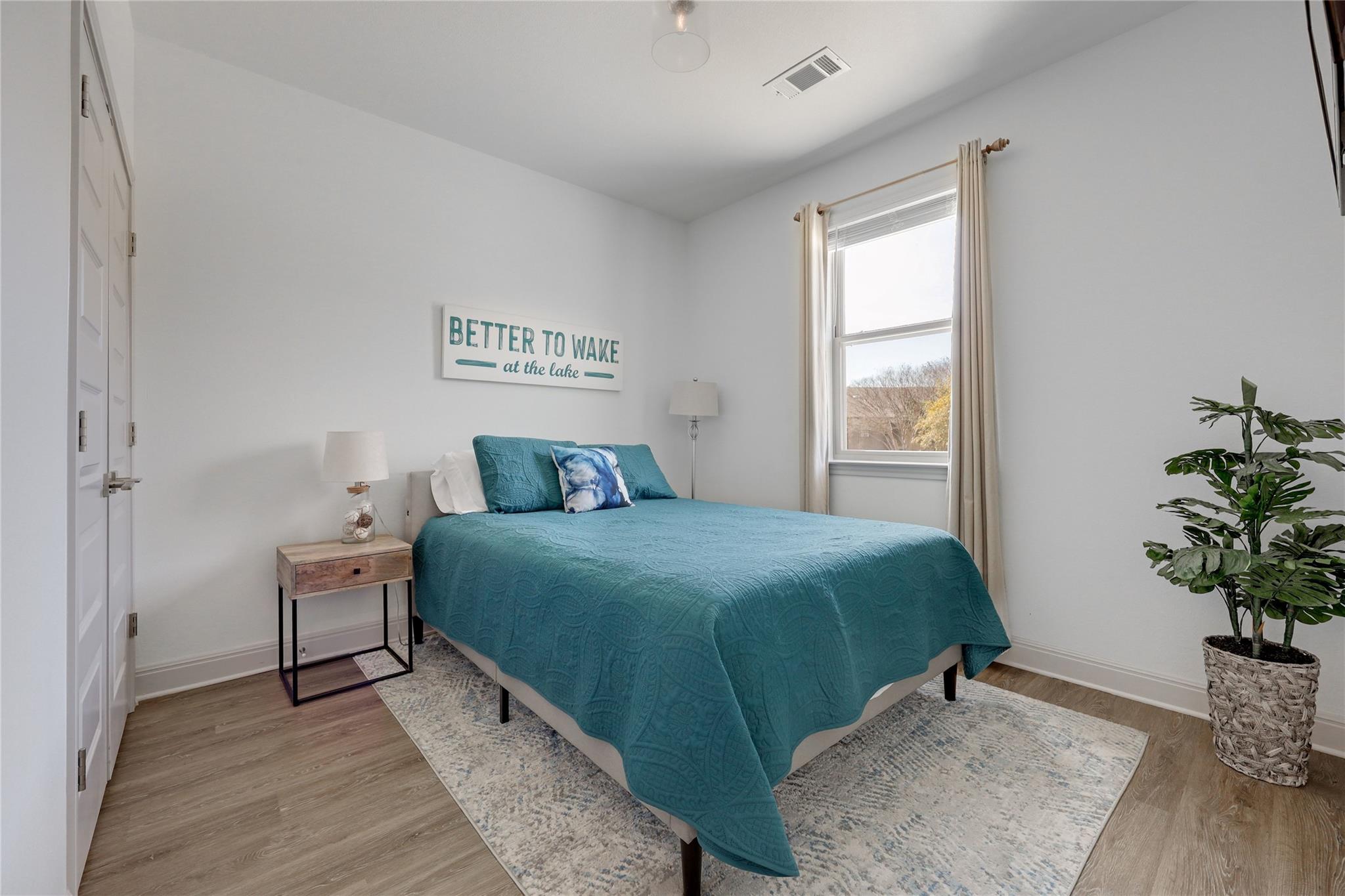 524 Palmer Dr, Lago Vista, TX 78645