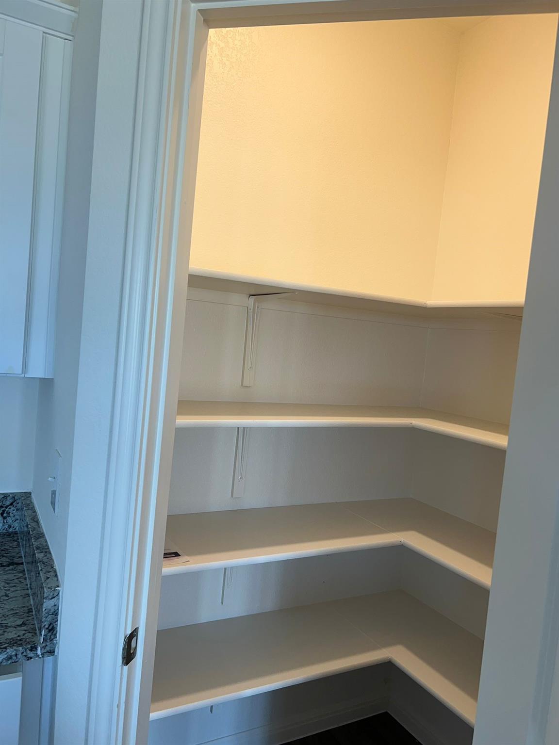 624 Gemsbok Dr, Hutto, TX 78364