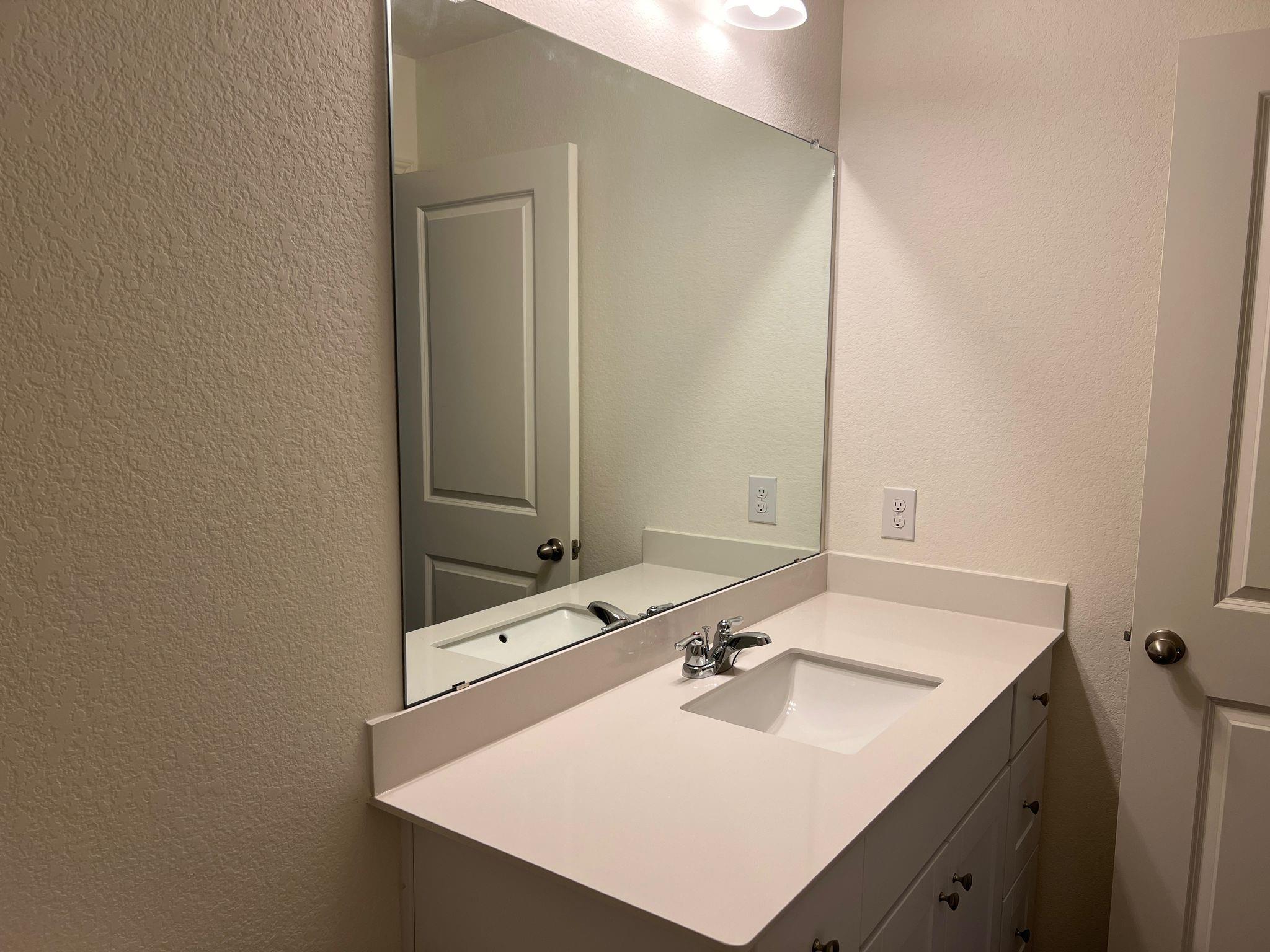 624 Gemsbok Dr, Hutto, TX 78364