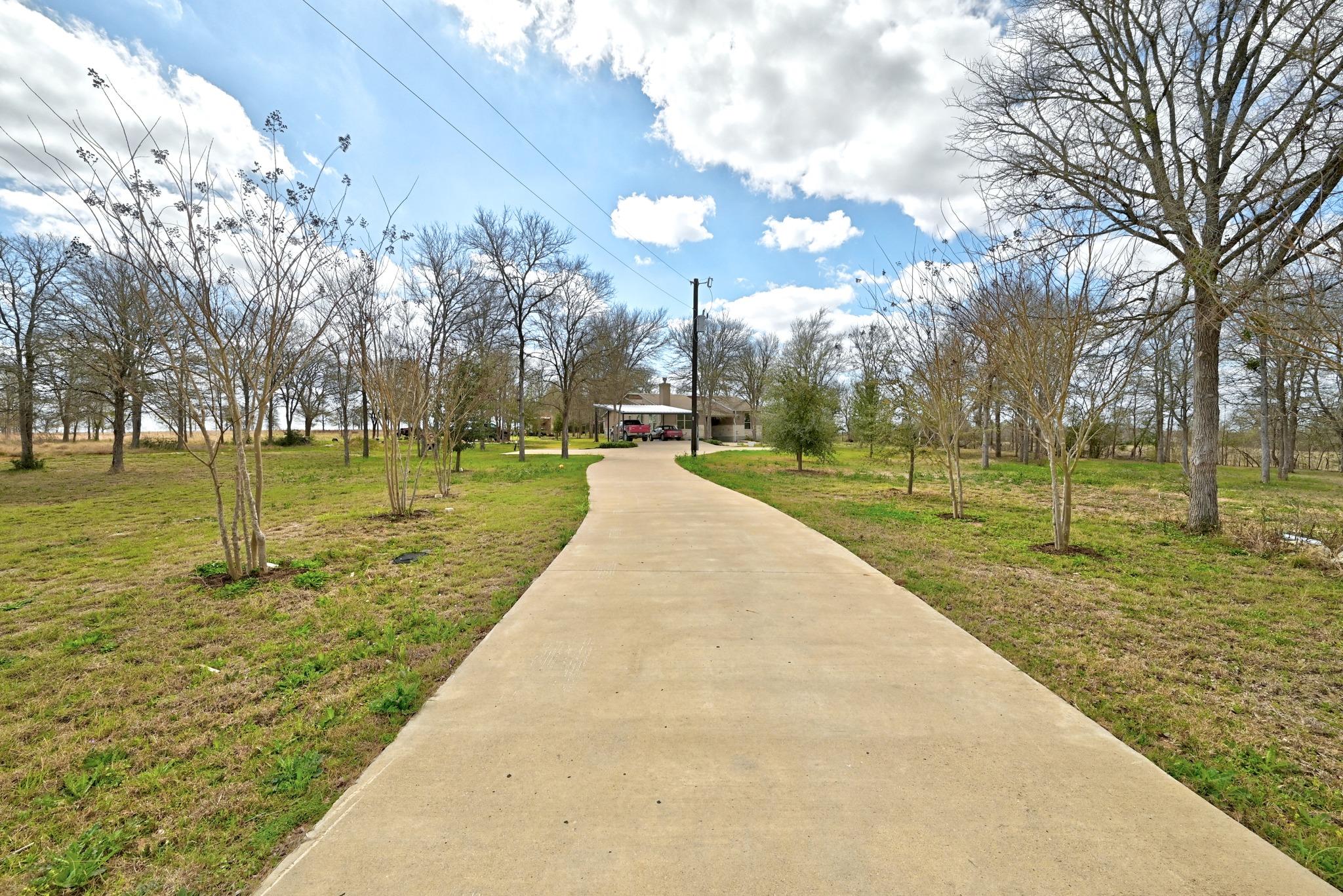 2247 Old Highway 20, McDade, TX 78650