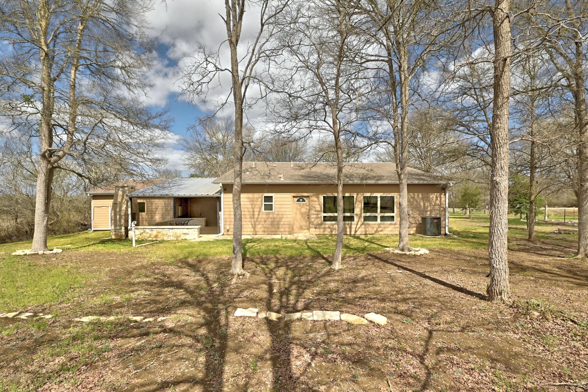 2247 Old Highway 20, McDade, TX 78650