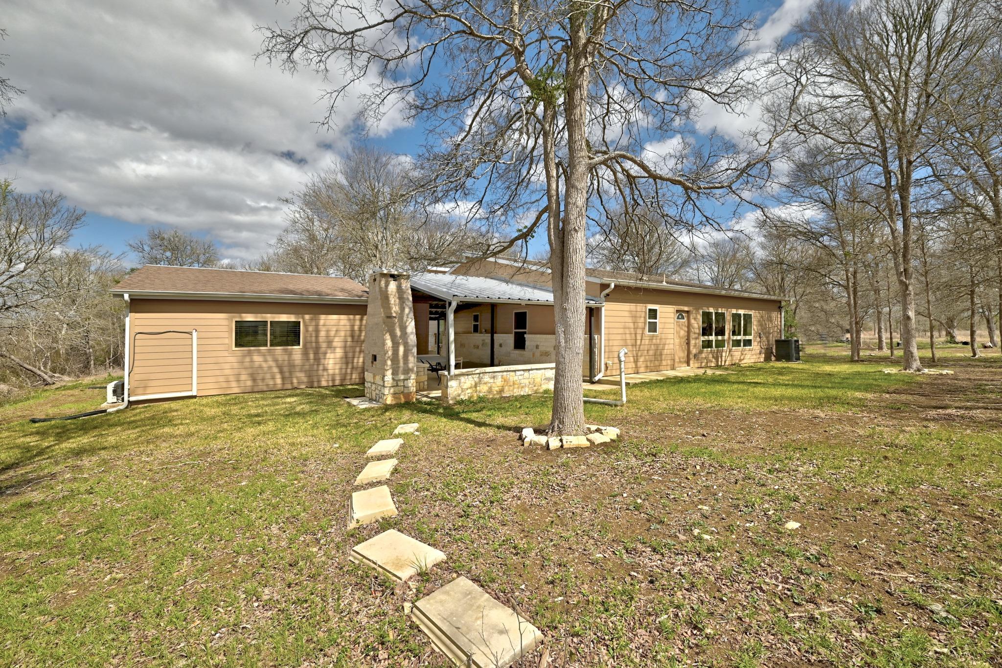 2247 Old Highway 20, McDade, TX 78650