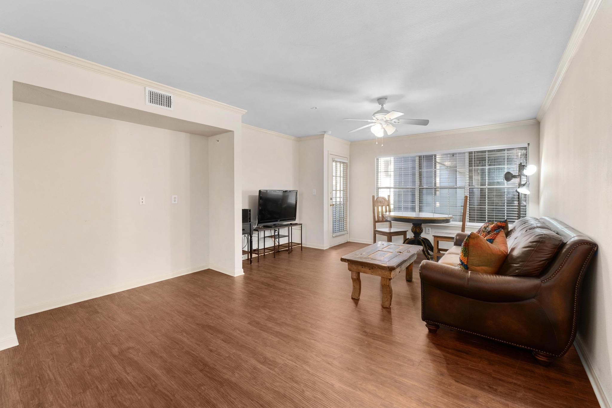 501 W 26th St # 113, Austin, TX 78705