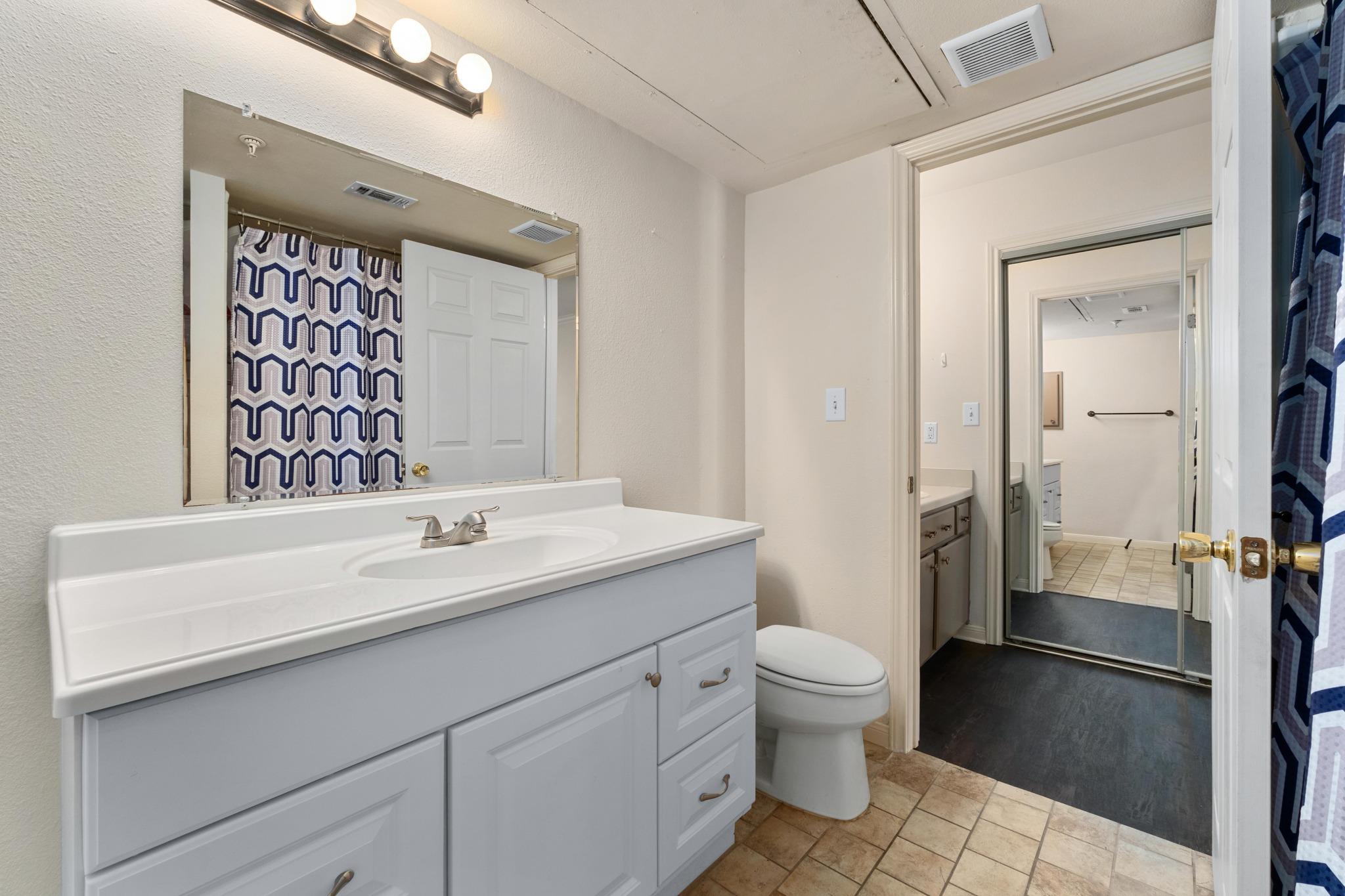 501 W 26th St # 113, Austin, TX 78705