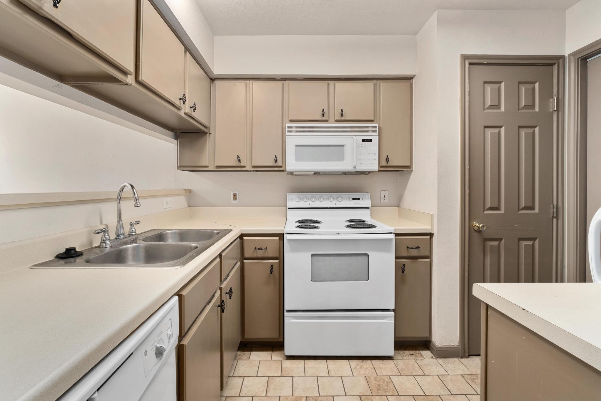 501 W 26th St # 113, Austin, TX 78705