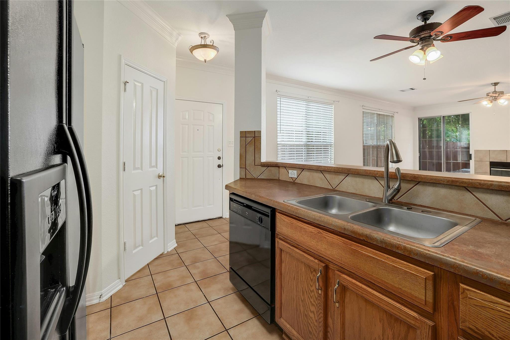 8518 Cahill Dr # 9, Austin, TX 78729