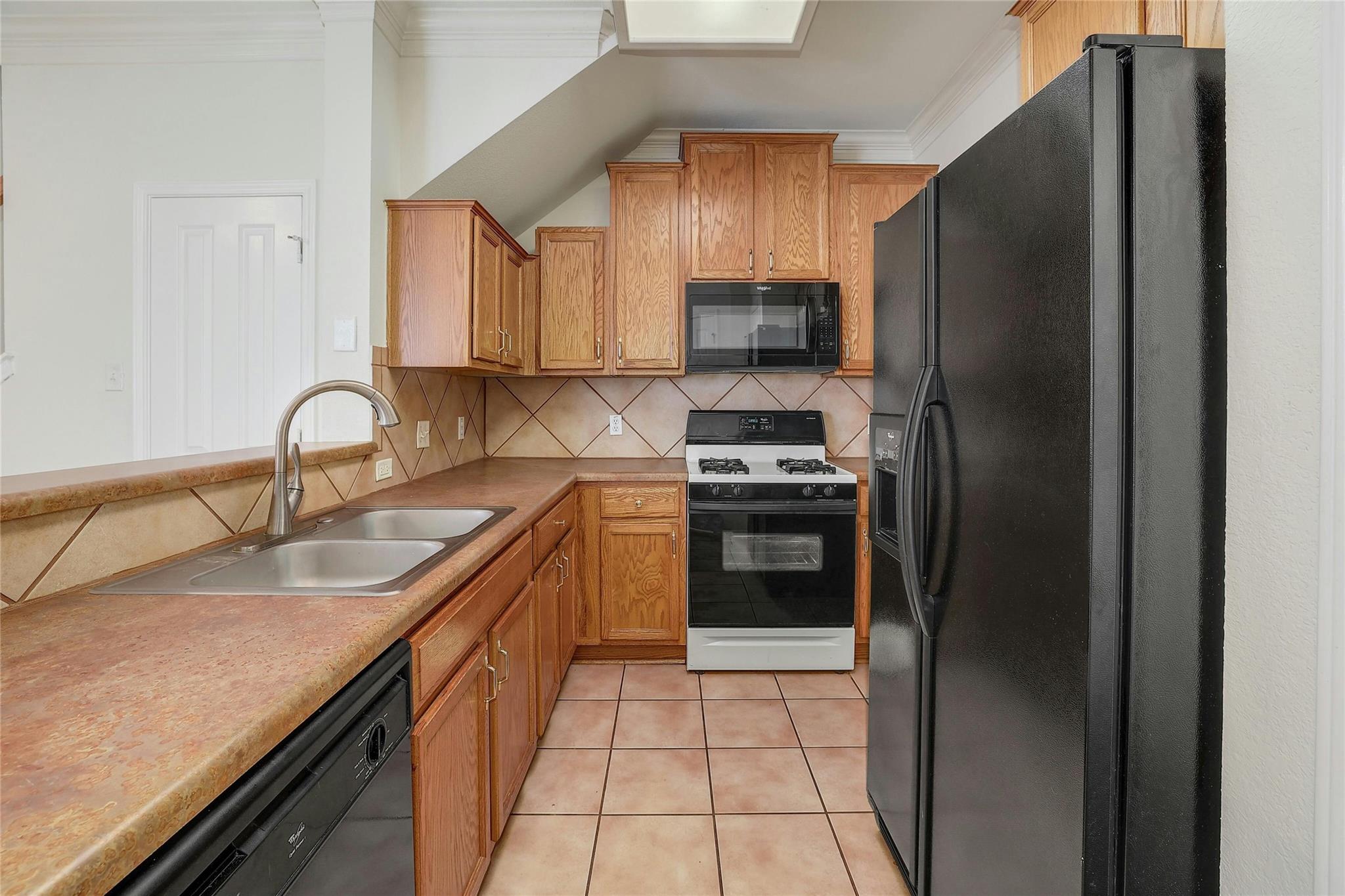 8518 Cahill Dr # 9, Austin, TX 78729