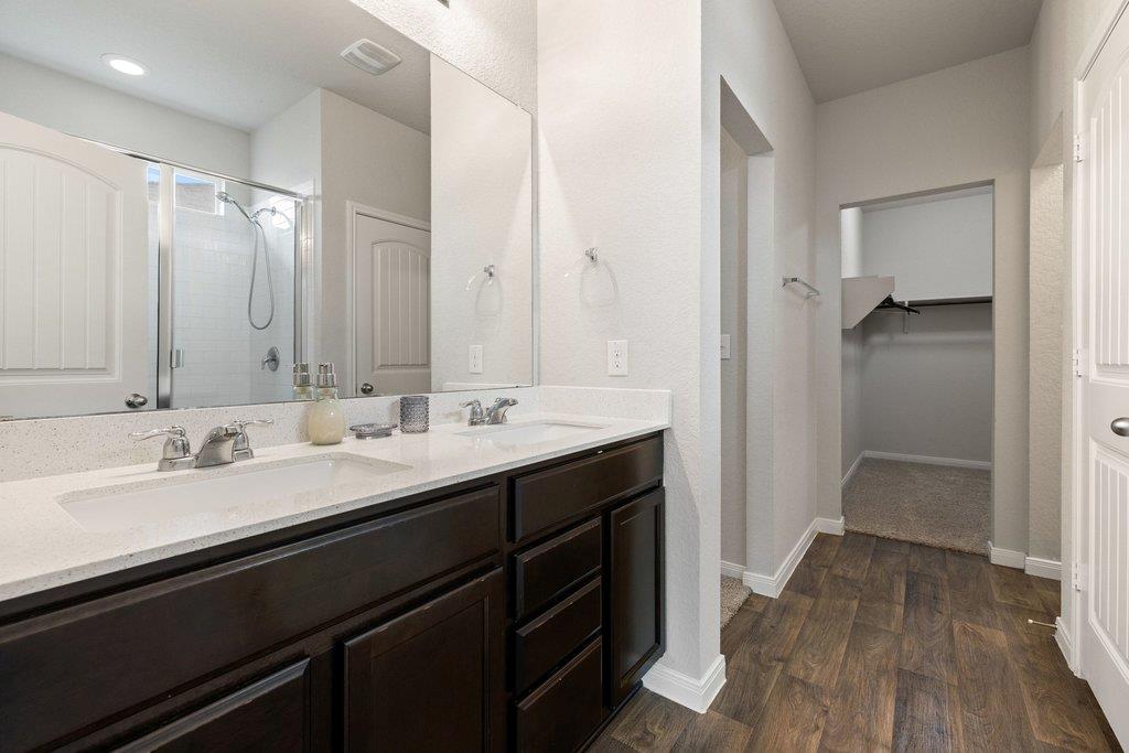 204 Rochester Ln, Hutto, TX 78634