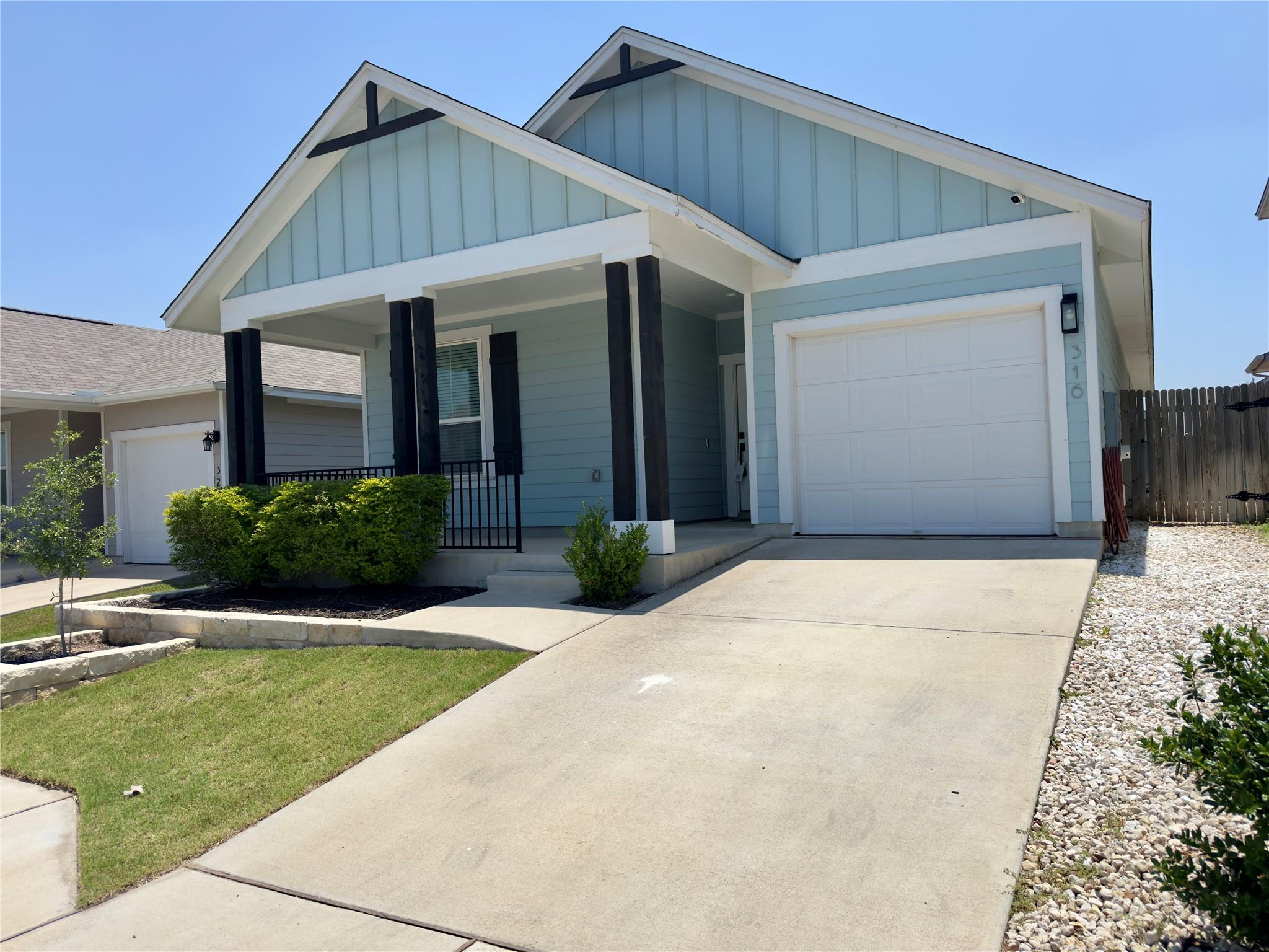 316 E Broade St, Leander, TX 78641