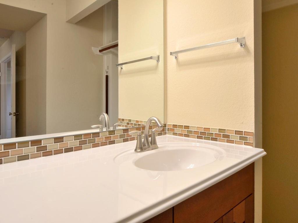 7685 Northcross Dr # 906, Austin, TX 78757