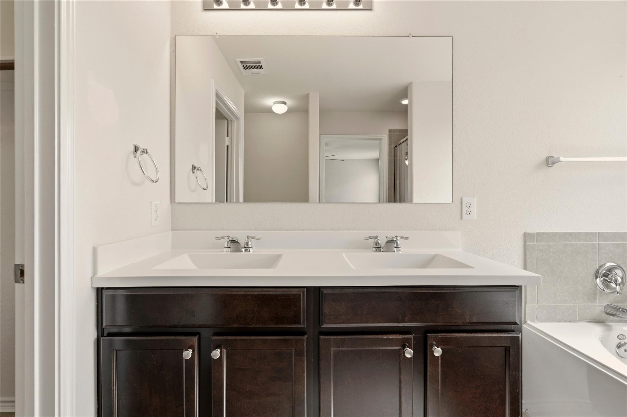 3721 Alpine Autumn Dr, Austin, TX 78744