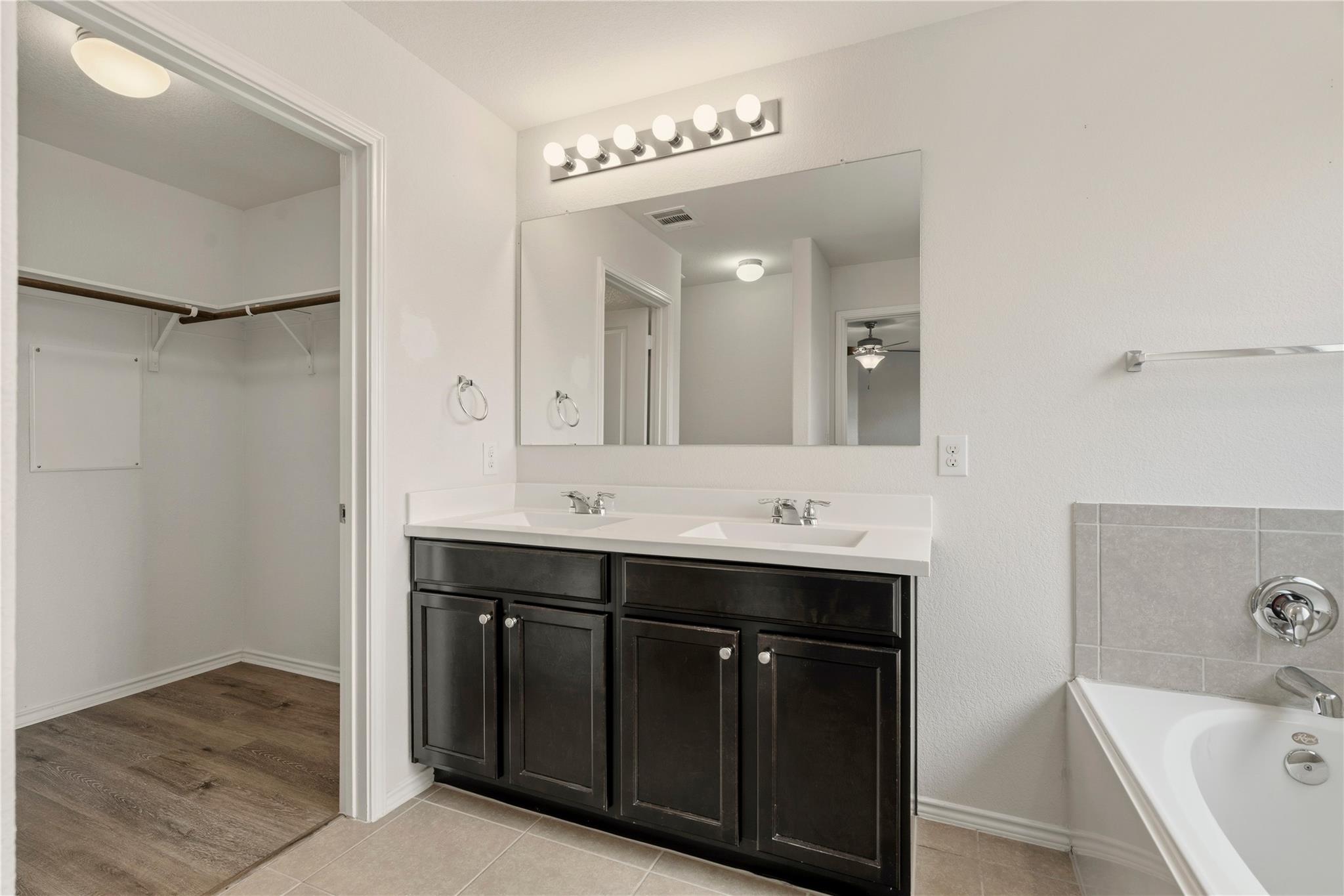 3721 Alpine Autumn Dr, Austin, TX 78744